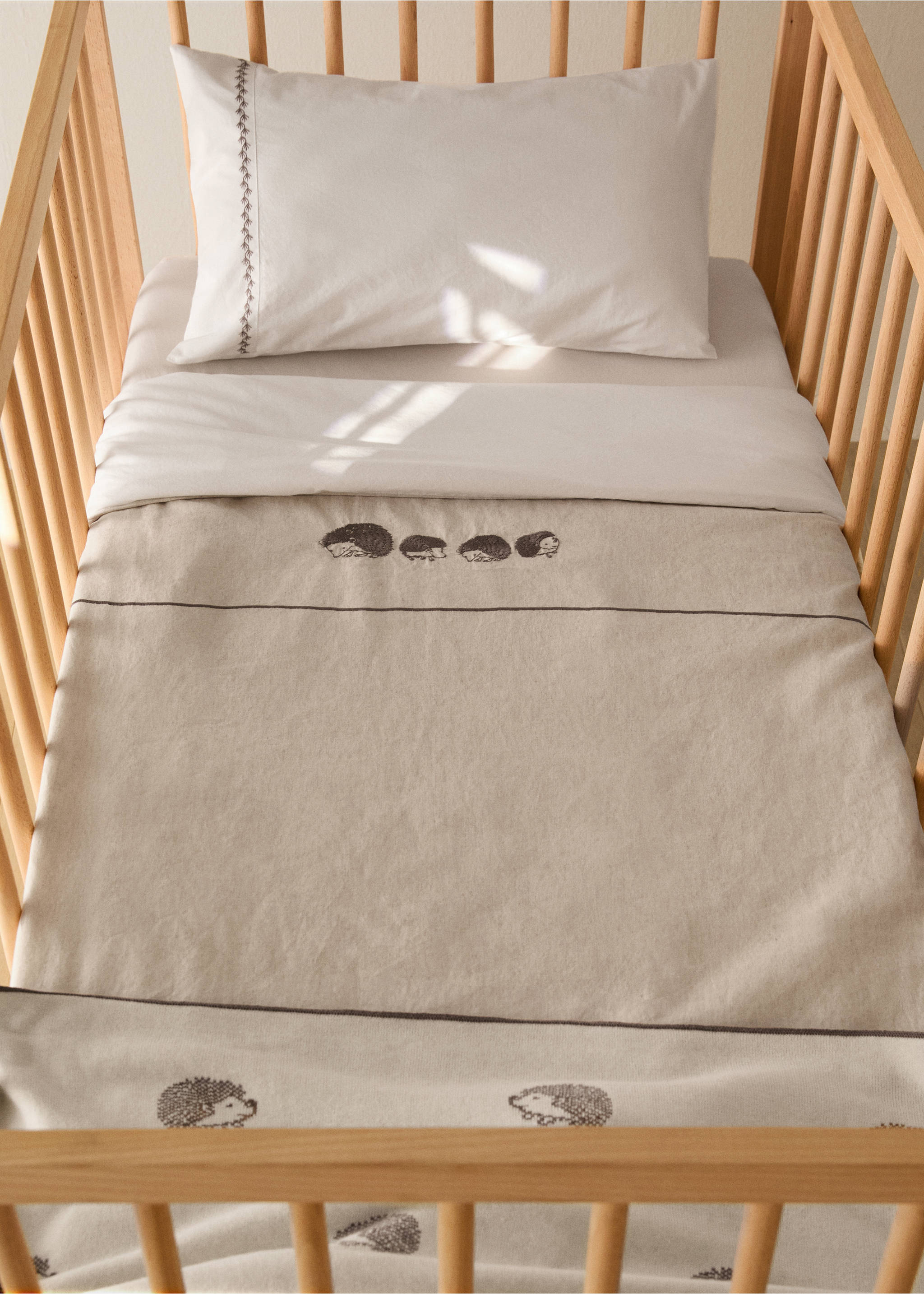 Cotton and linen duvet cover with embroidered hedgehogs for cot - General plane, White. Ref: 17091555-00.