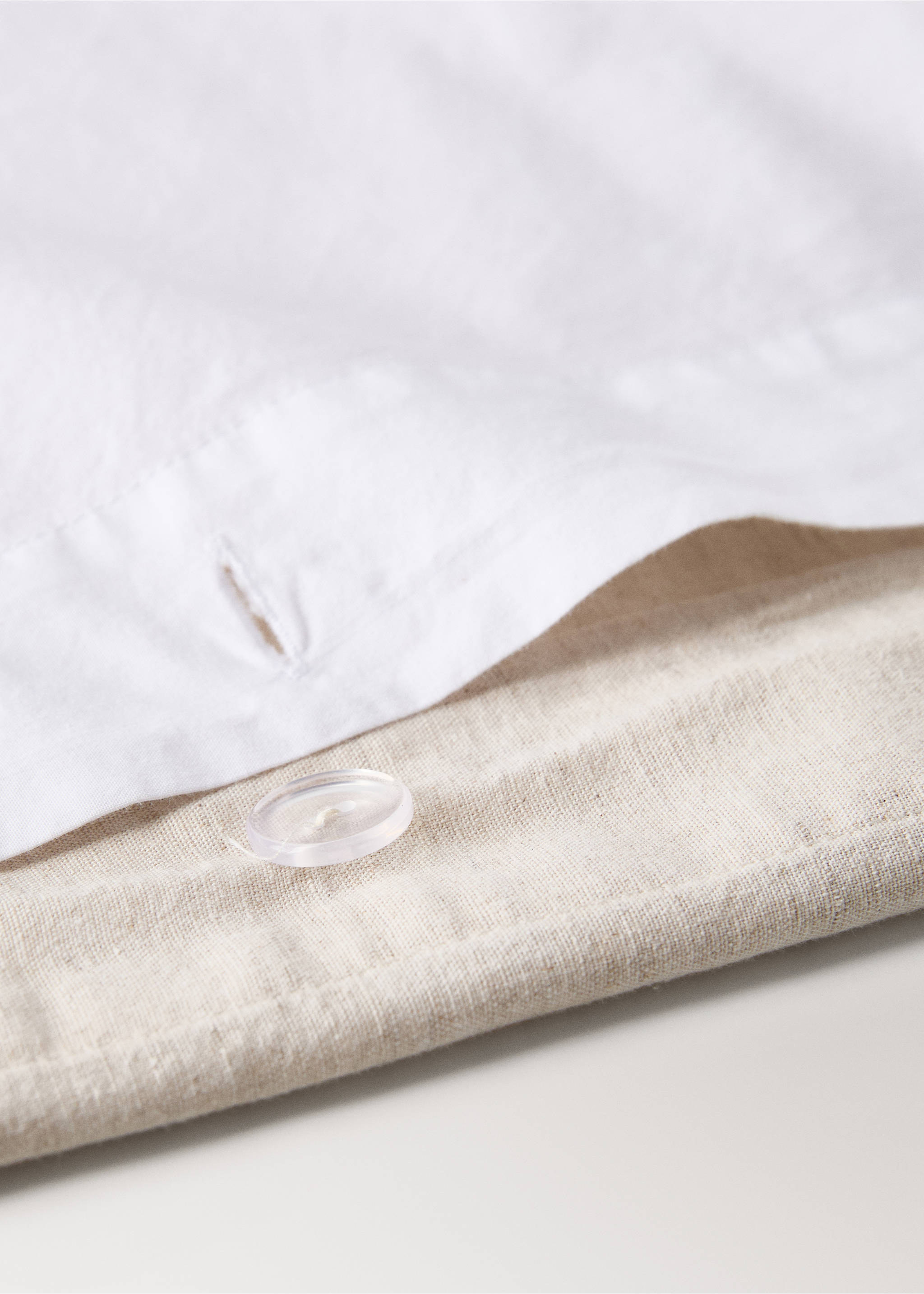 Cotton and linen duvet cover with embroidered hedgehogs for cot - Details of the article 2, White. Ref: 17091555-00.