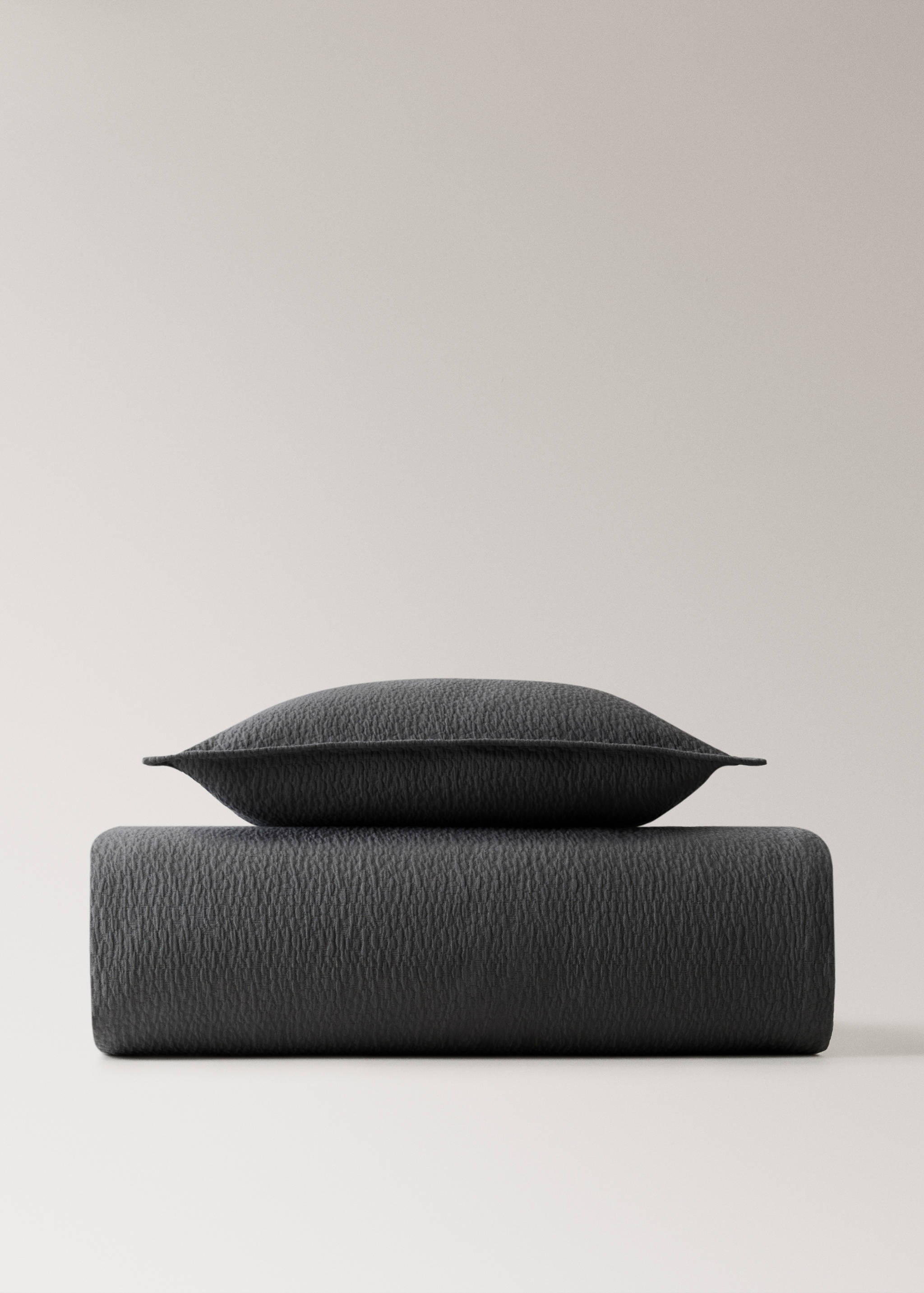 Garment-dyed textured cotton bedspread for 130/150 cm bed - Details of the article 3