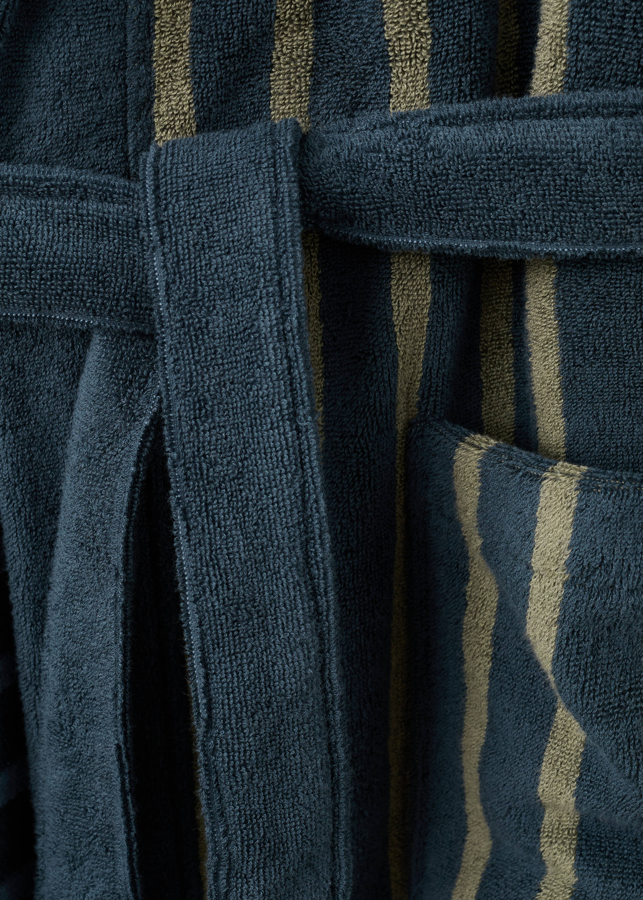Two-tone striped cotton dressing gown - Details of the article 2