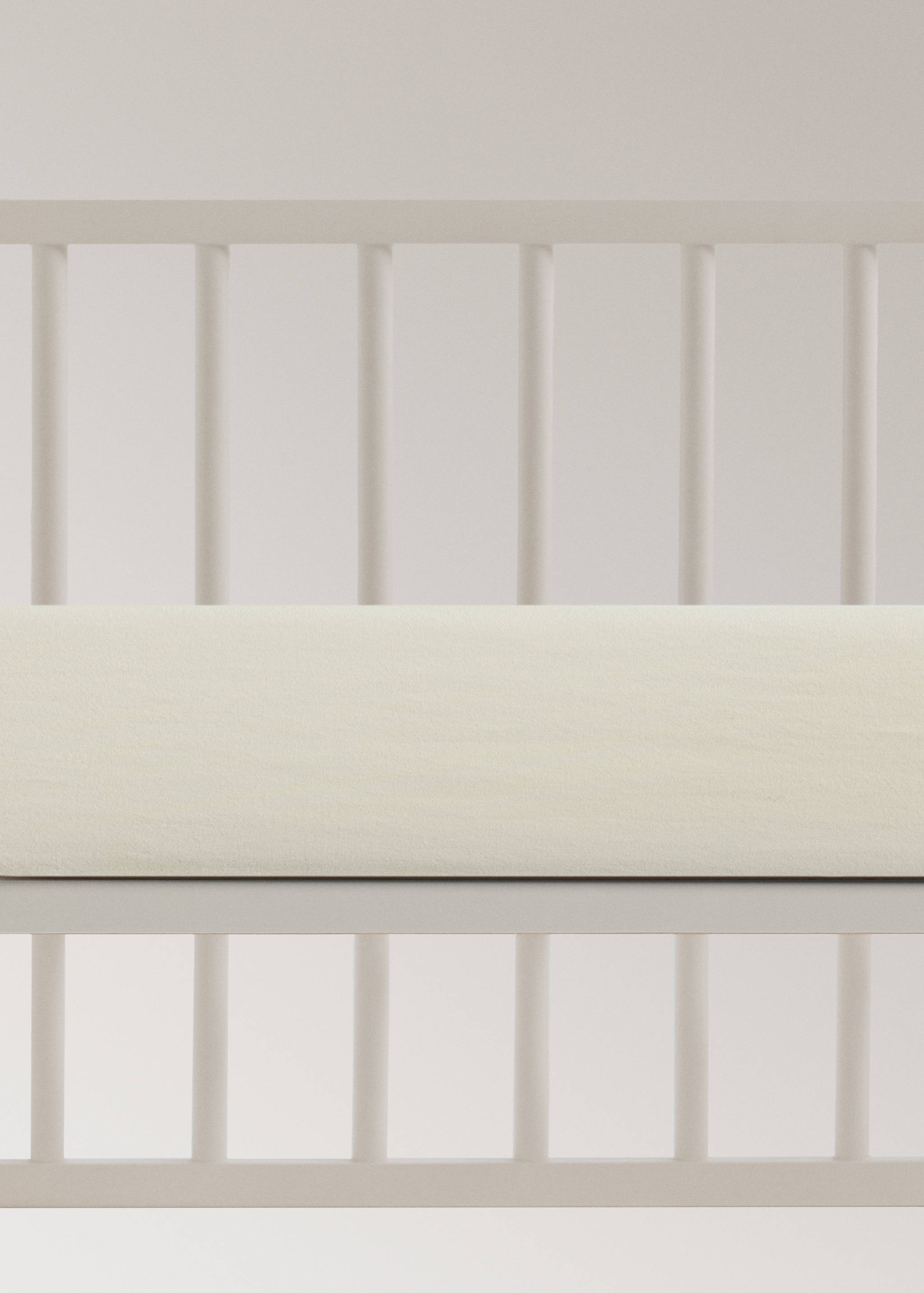 Washed cotton double-stitched fitted sheet for cot - Article without model