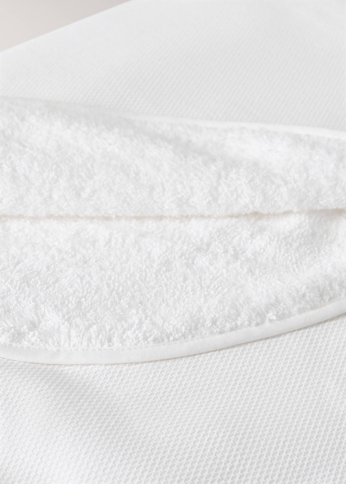 Cotton textured baby blanket — White