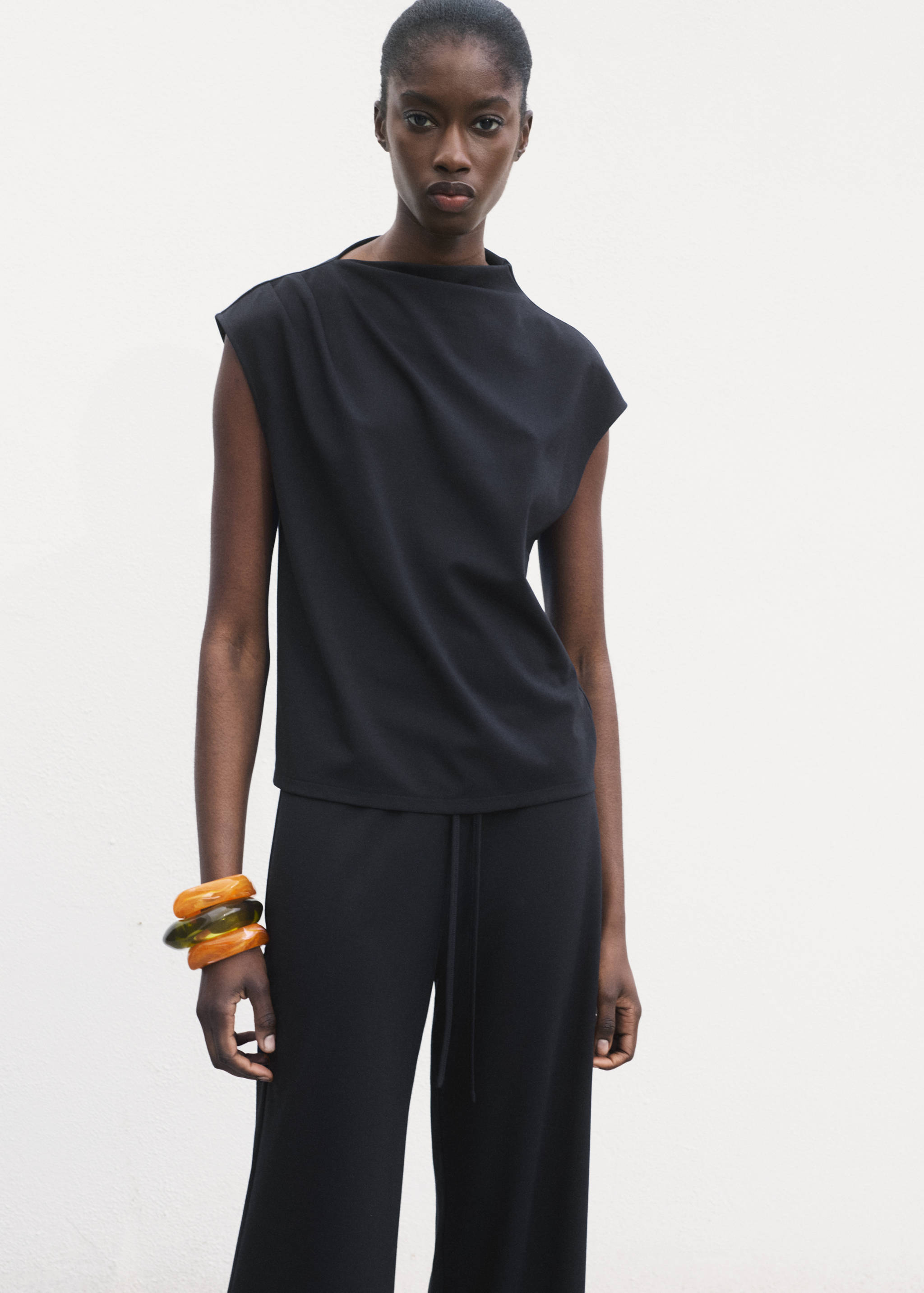 Wide leg trousers with elasticated waist - Details of the article 1