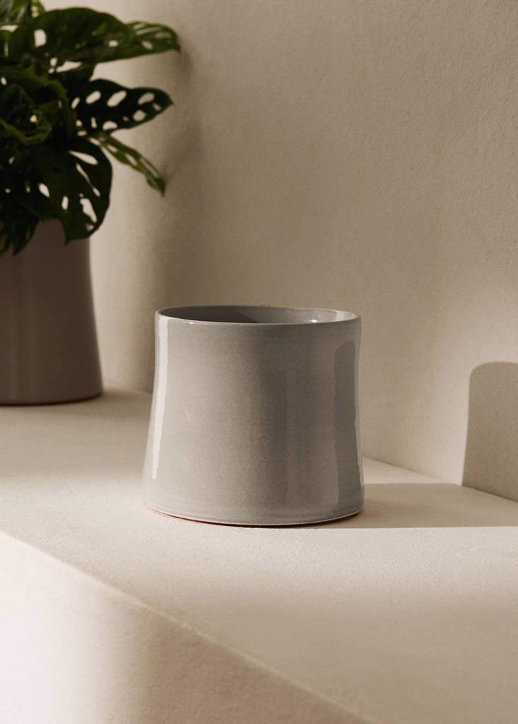 Large terracotta planter — Grey