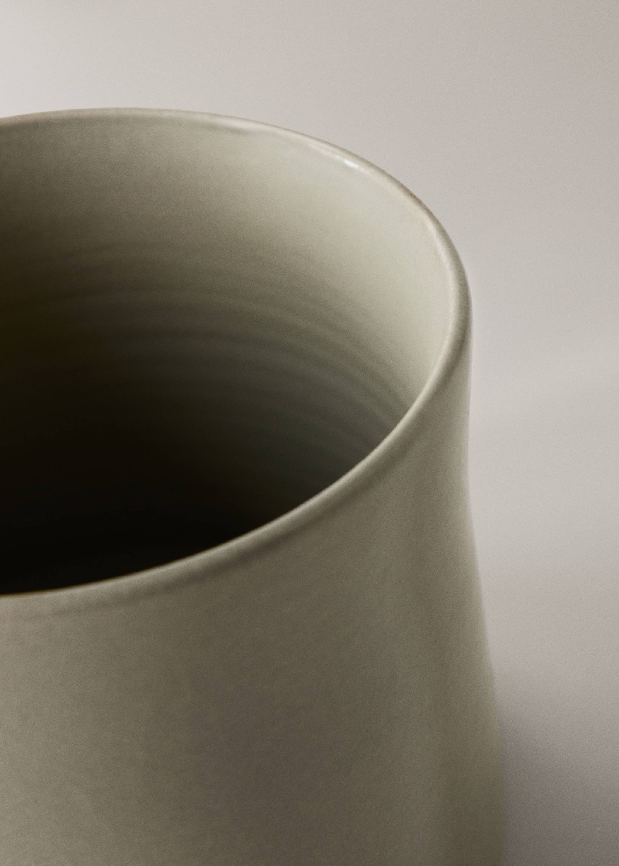 Small terracotta planter - Details of the article 1