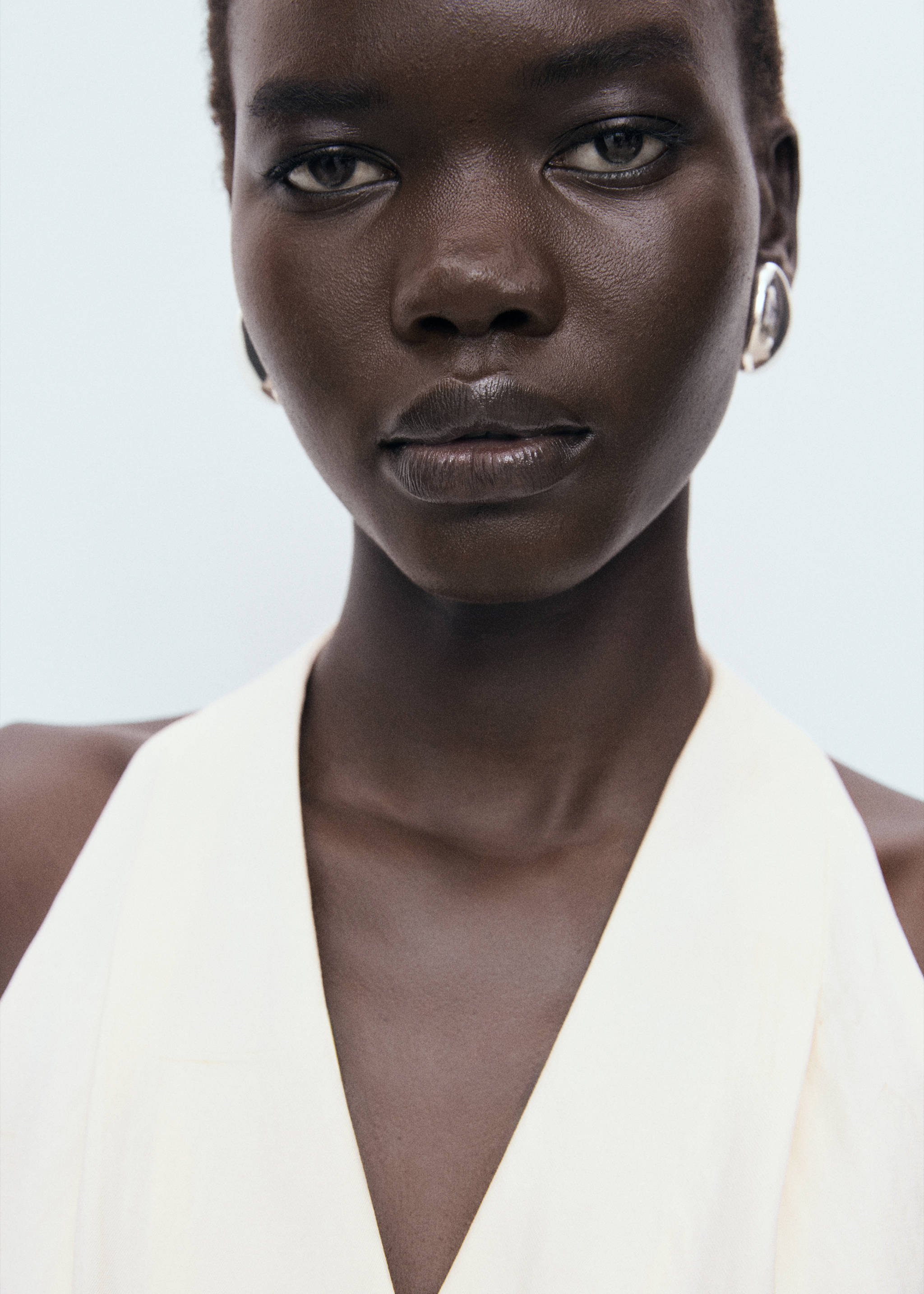 Halter-neck jumpsuit with belt - Details of the article 1