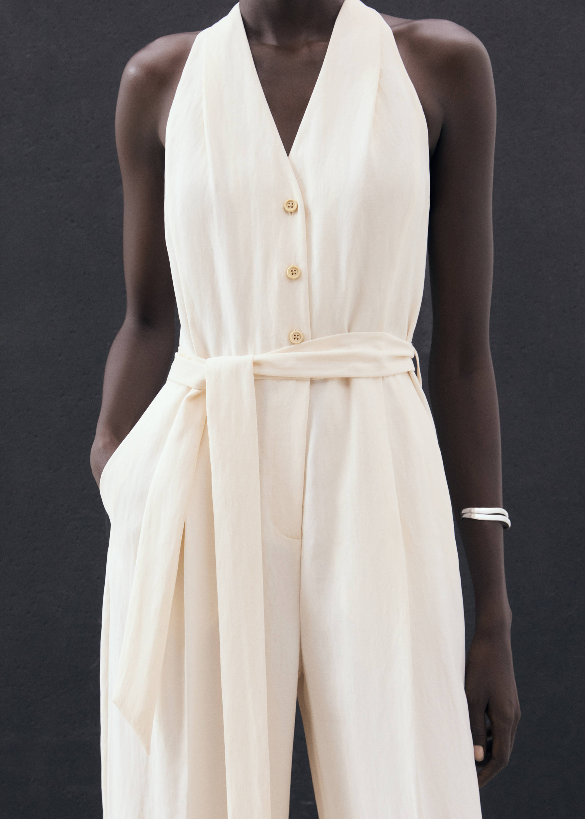 Halter-neck jumpsuit with belt - Details of the article 6