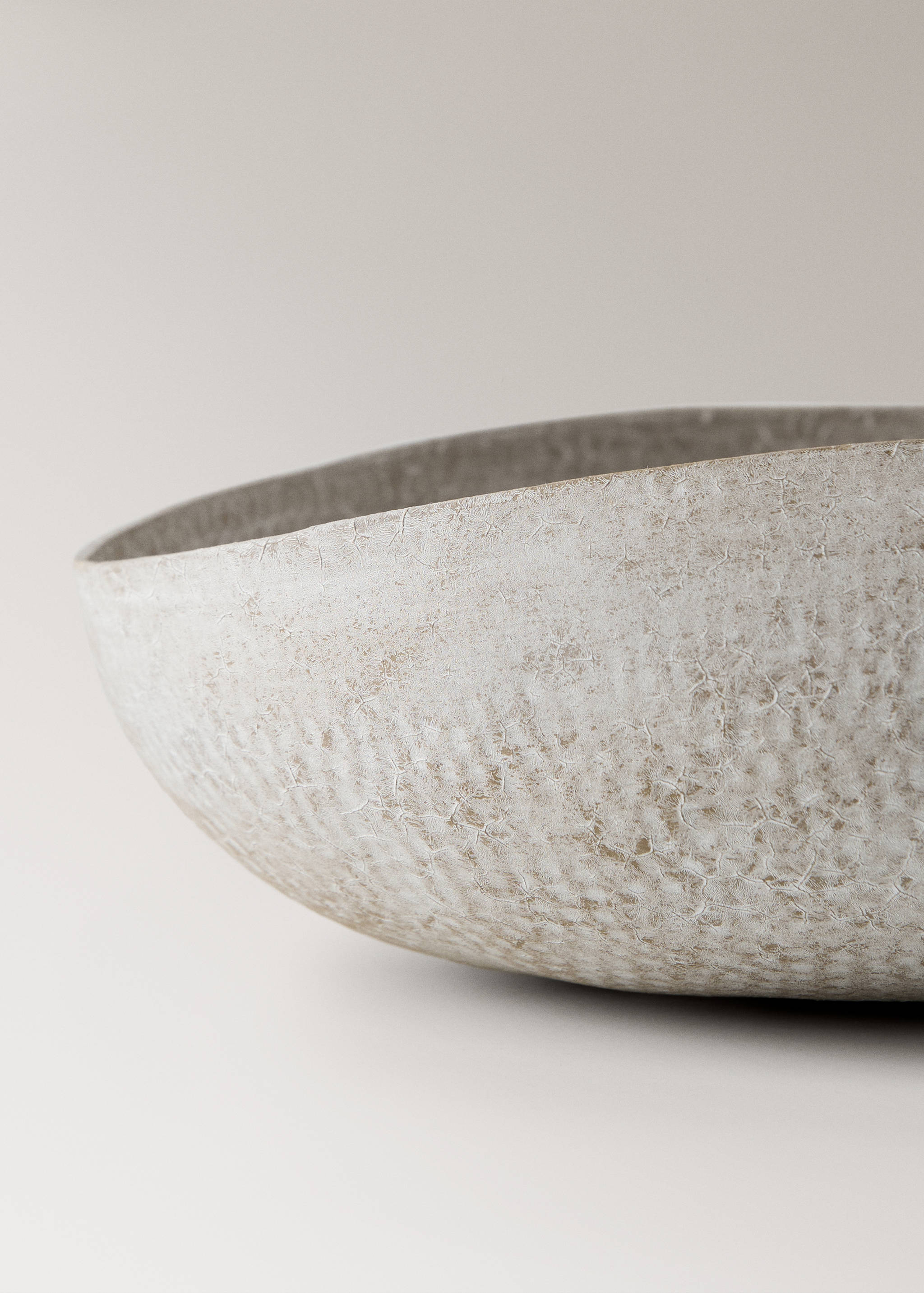 Bol décoratif moyen en métal texturé - Détail de l'article 2