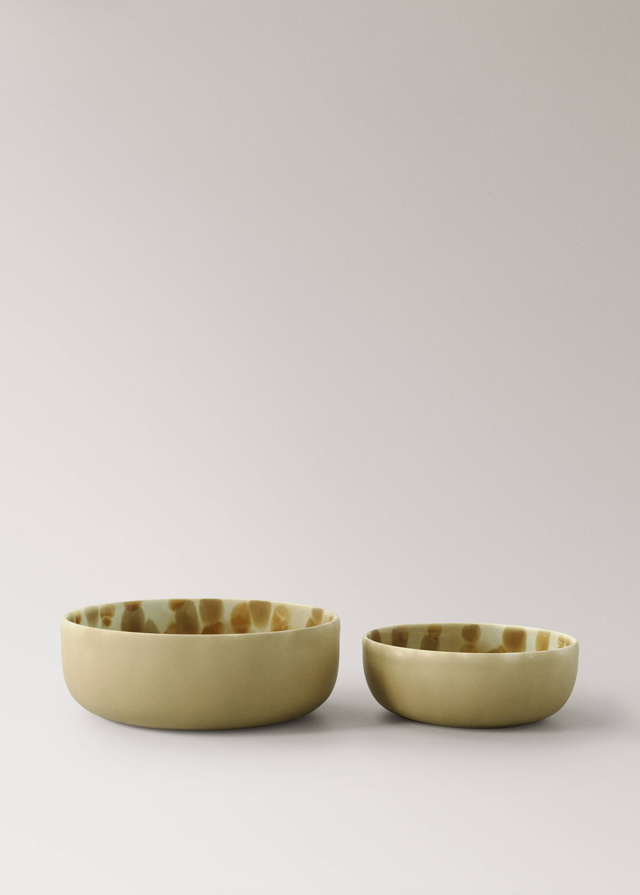 Reactive stoneware bowl with spots - Details of the article 3