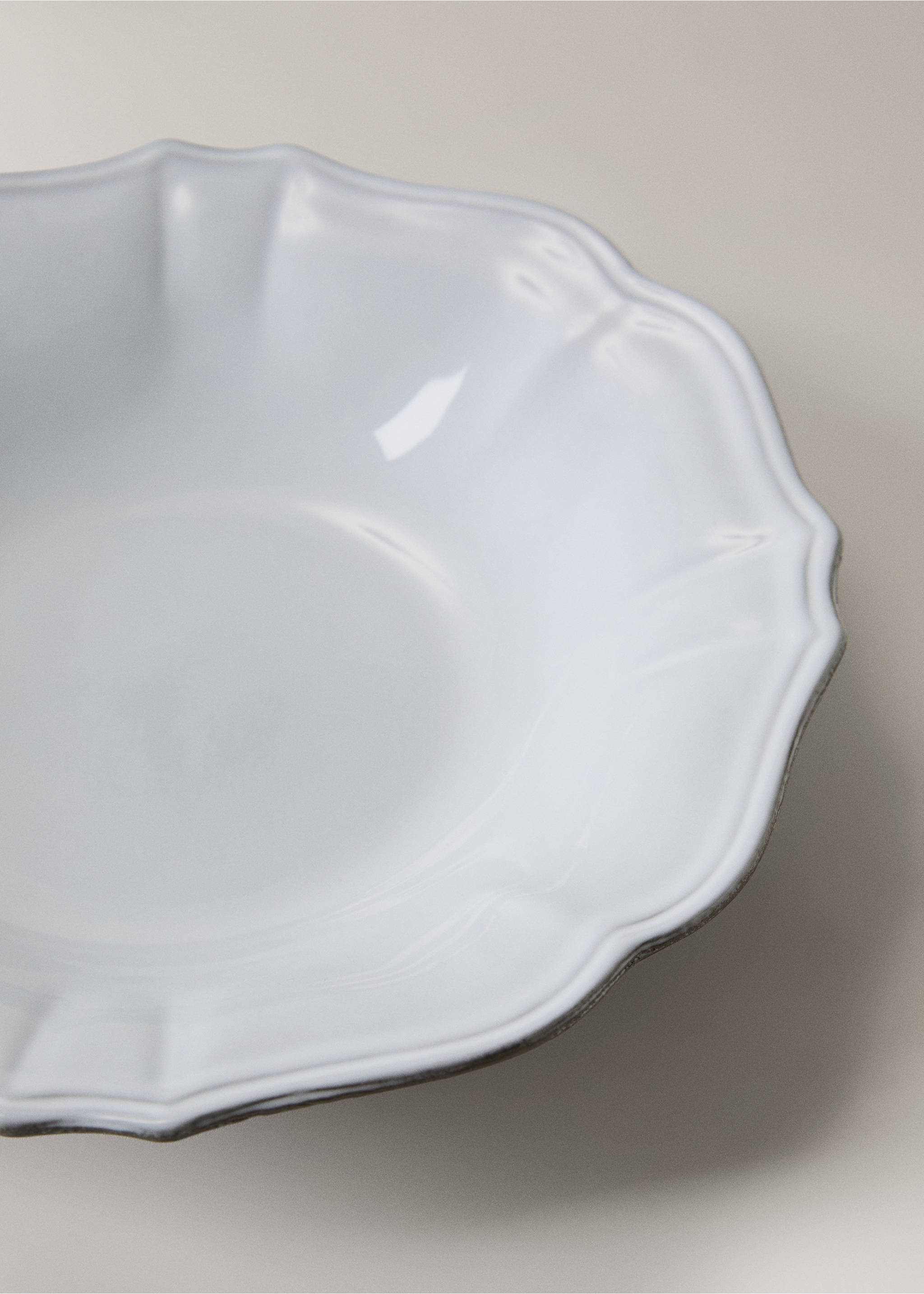 Tiefer Teller aus recyceltem Gres - Detail des Artikels 1, Hellgrau/Pastellgrau. Ref: 17092033-00.