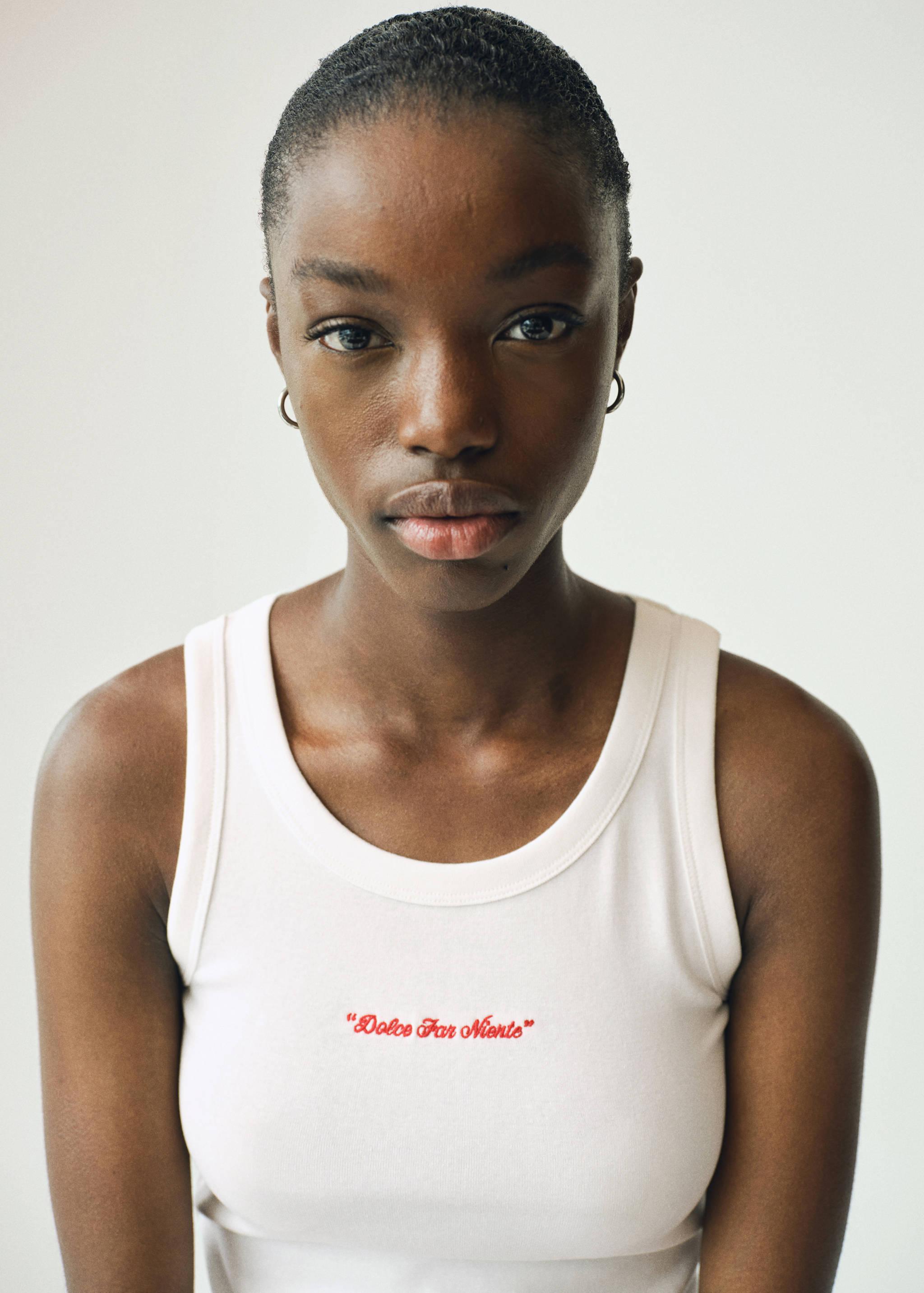 Топ с вышивкой - Деталь изделия 1