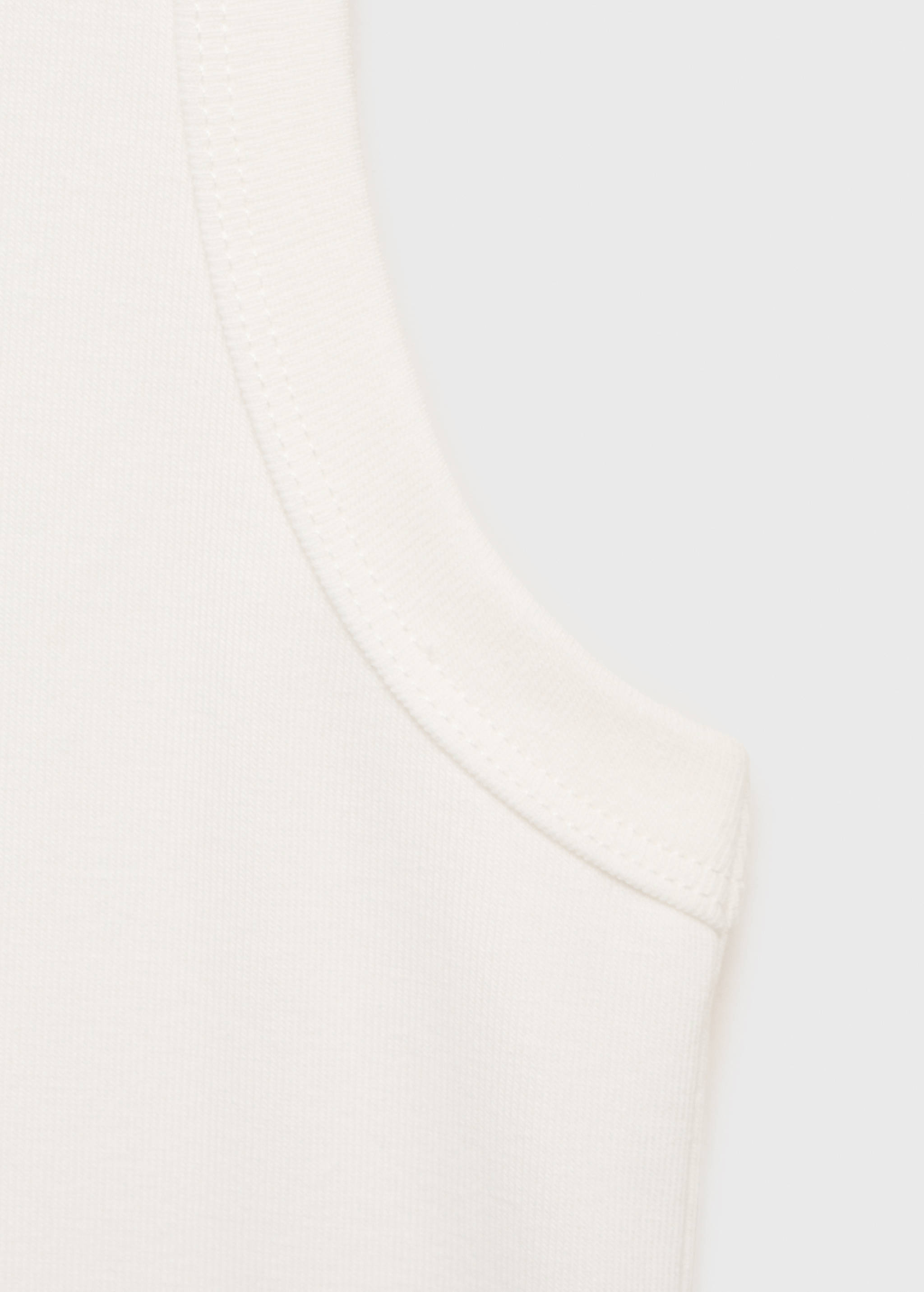 Топ с вышивкой - Деталь изделия 0