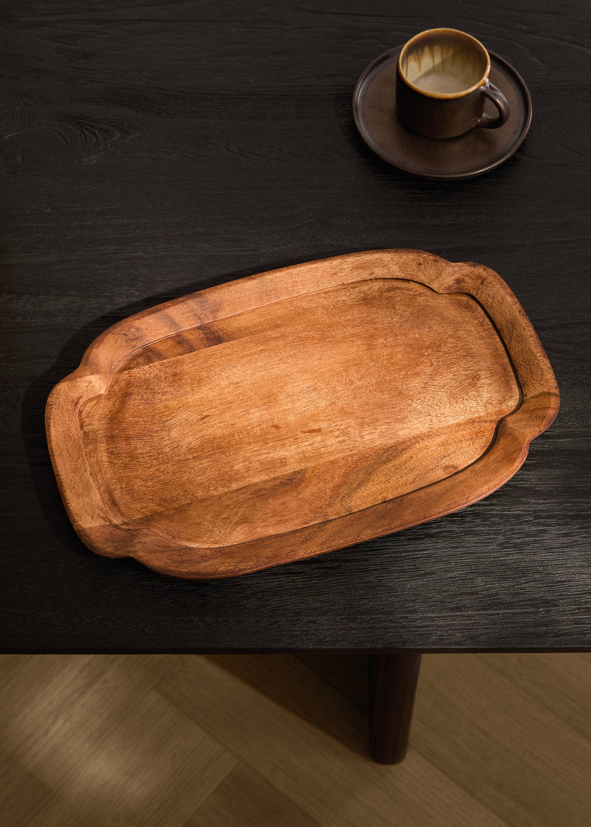 Medium rectangular wooden decorative tray - General plane
