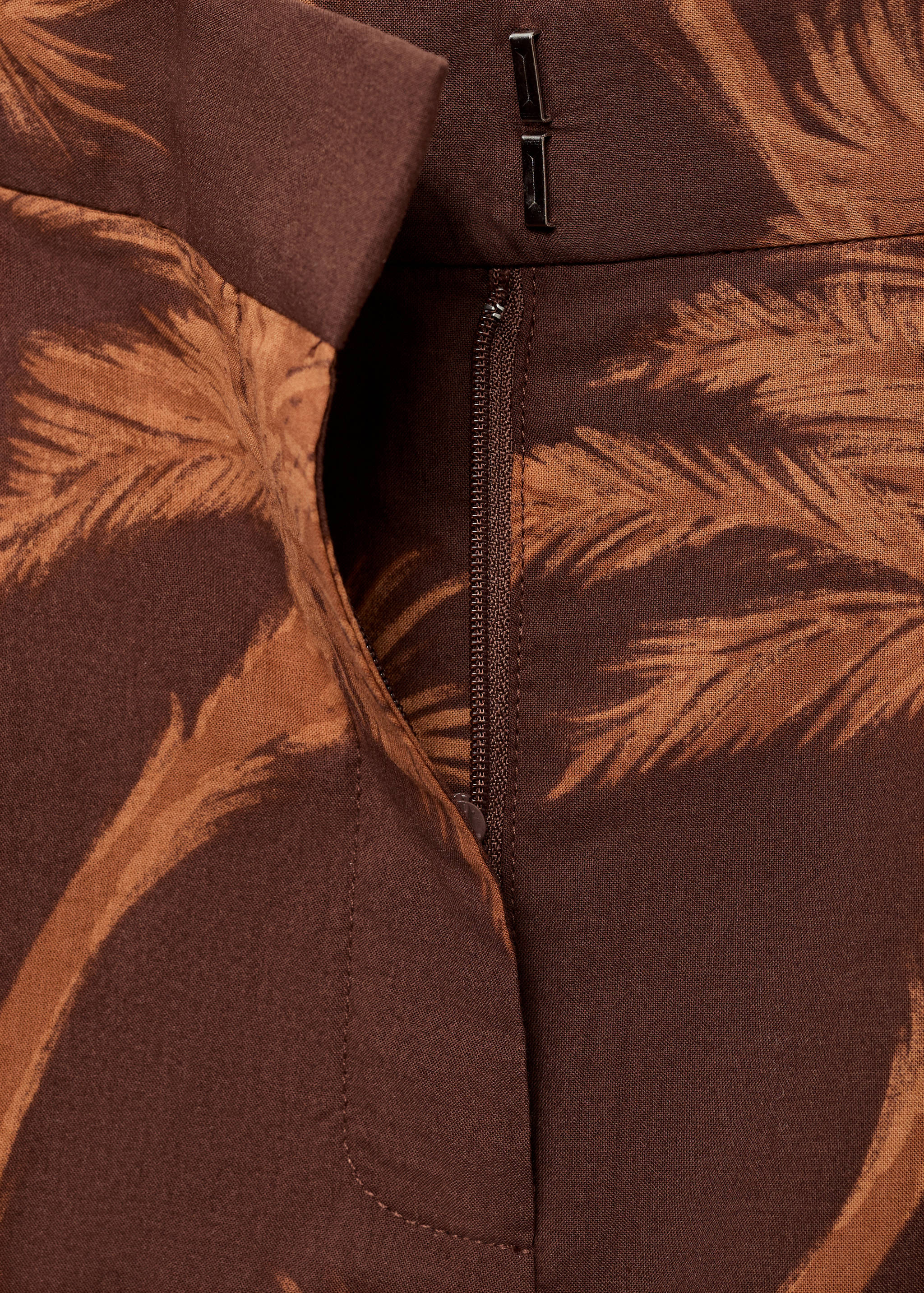 Cotton bermuda shorts with palm-tree print - Details of the article 8