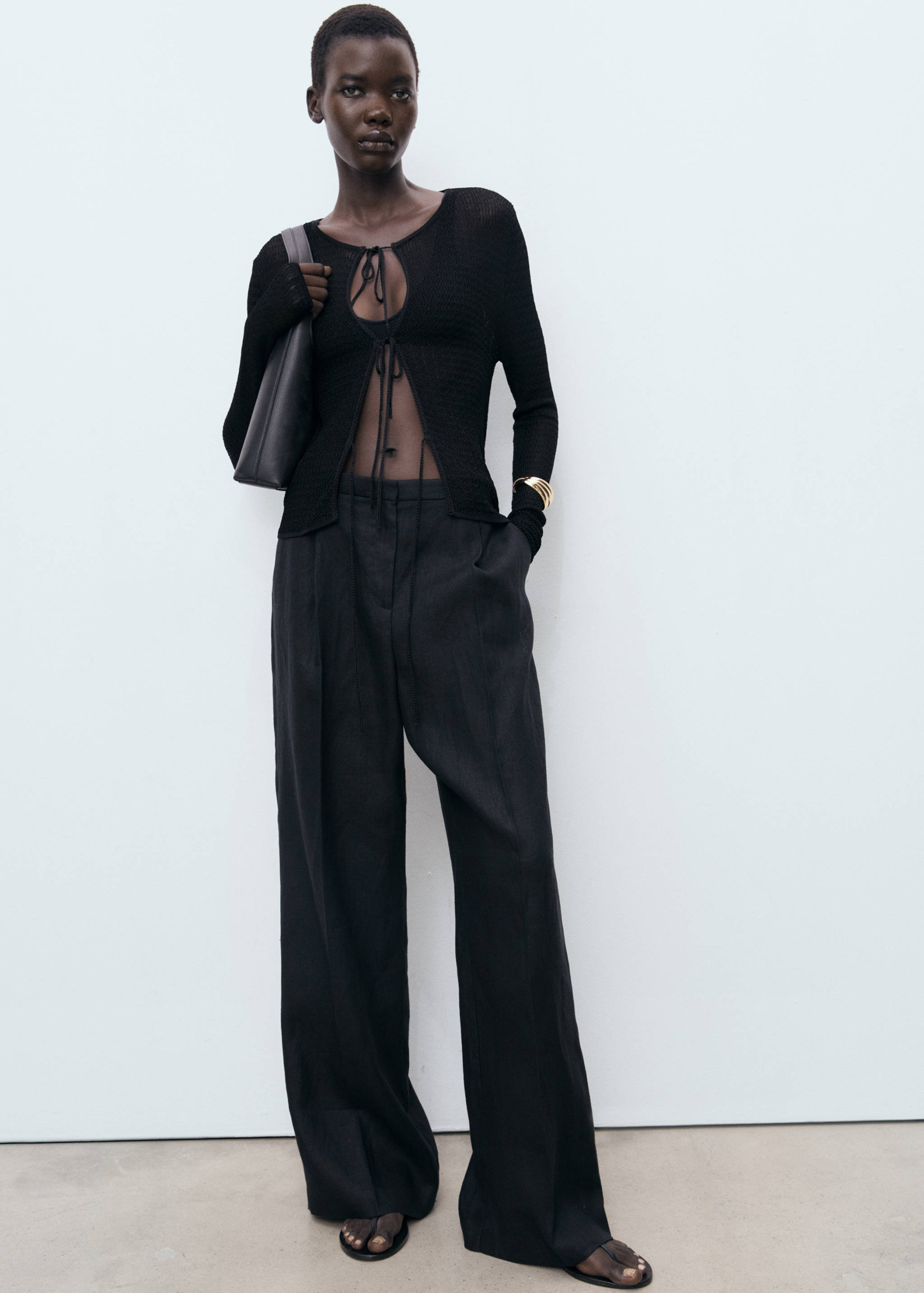 Knitted cardigan with ties - General plane