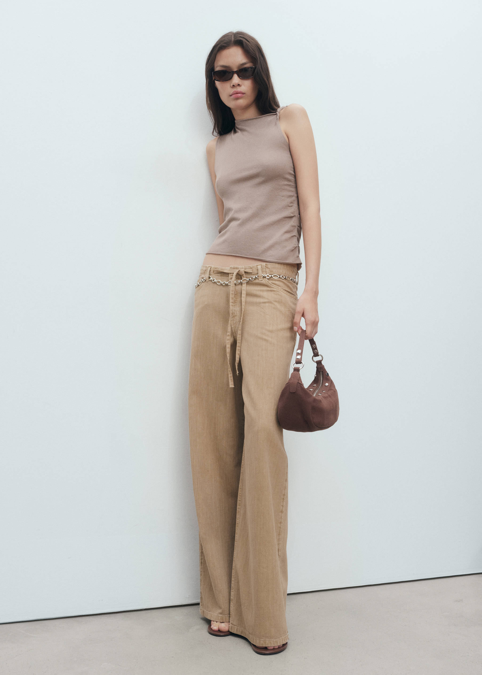 Asymetryczny top z dzianiny na ramiączkach - Plan ogólny