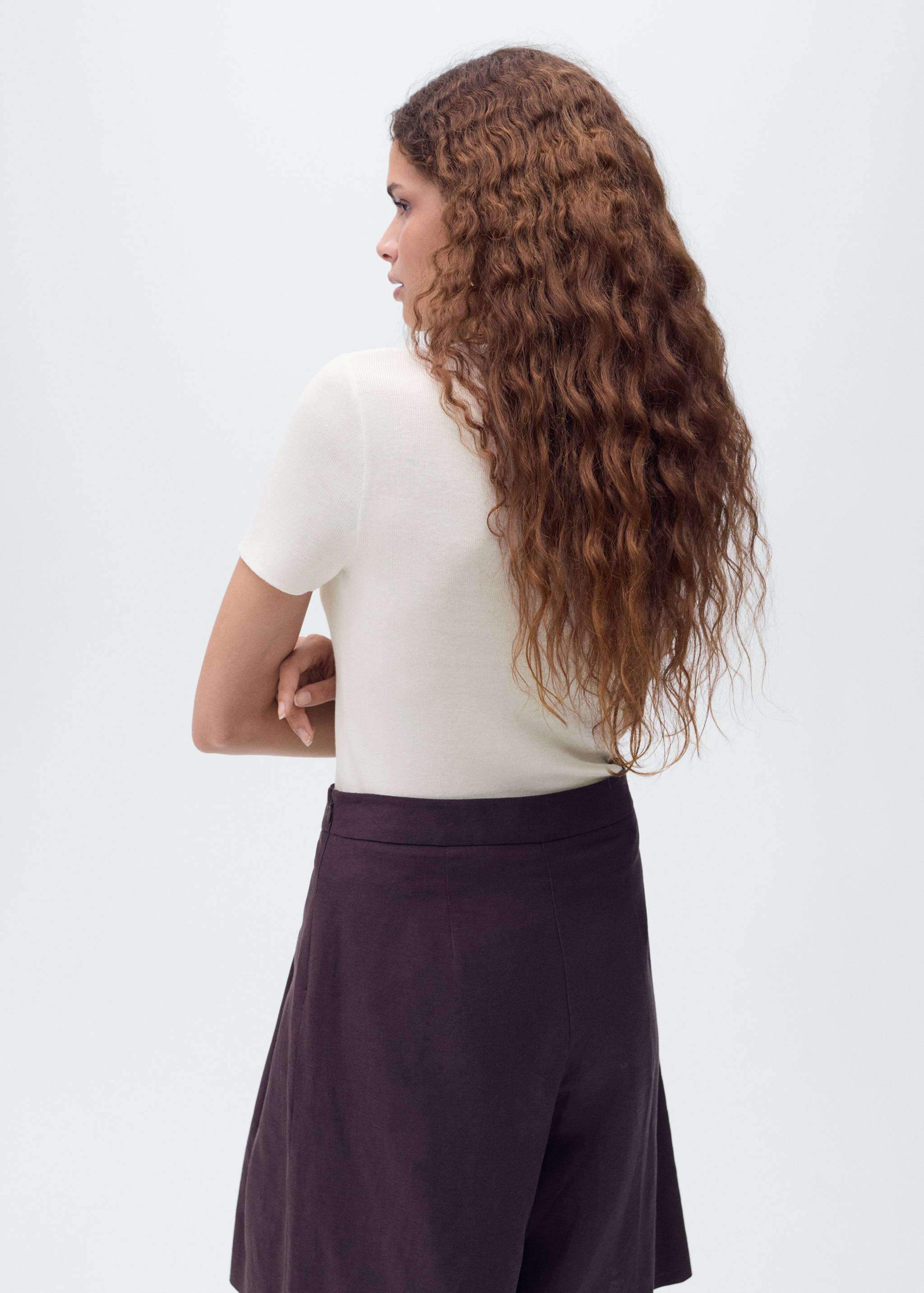 Short-sleeved fine-knit sweater - Reverse of the article