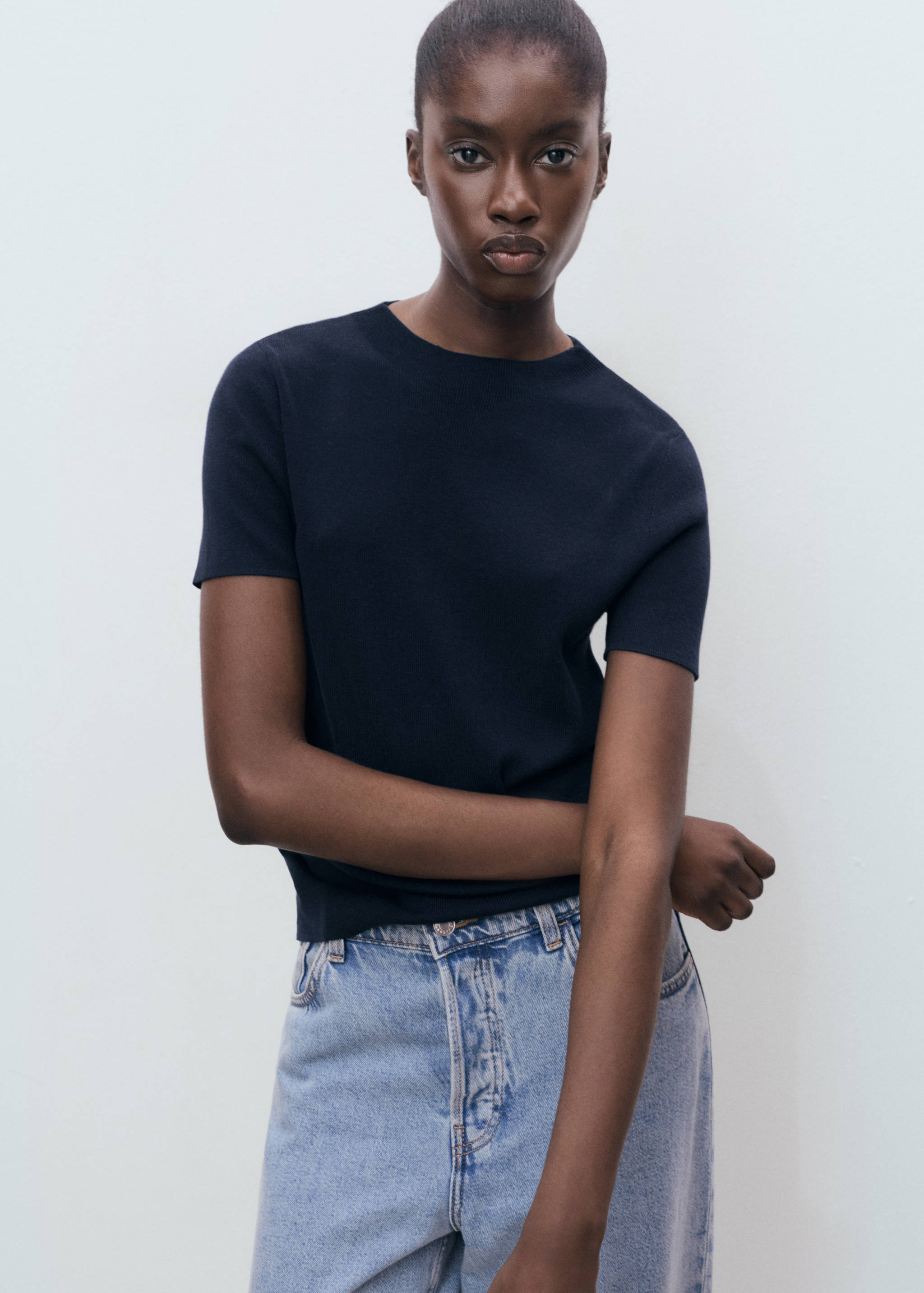 Short-sleeved fine-knit sweater - Medium plane