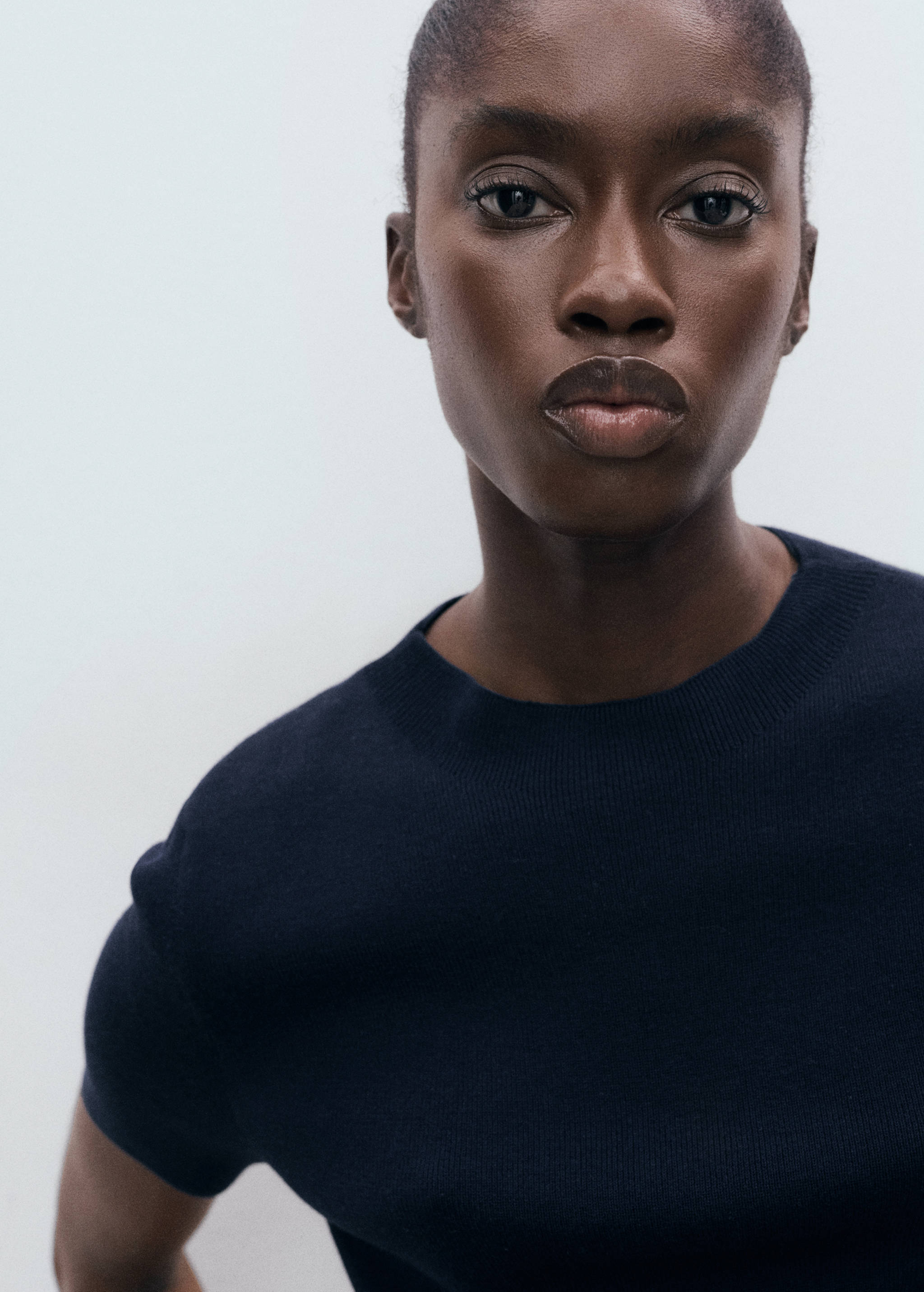 Short-sleeved fine-knit sweater - Details of the article 1