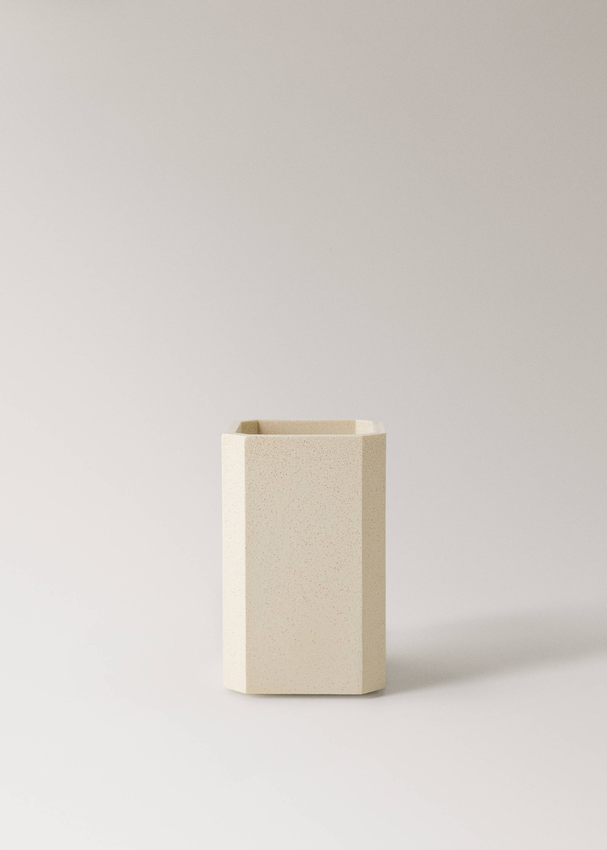 Square resin bathroom tumbler - Article without model
