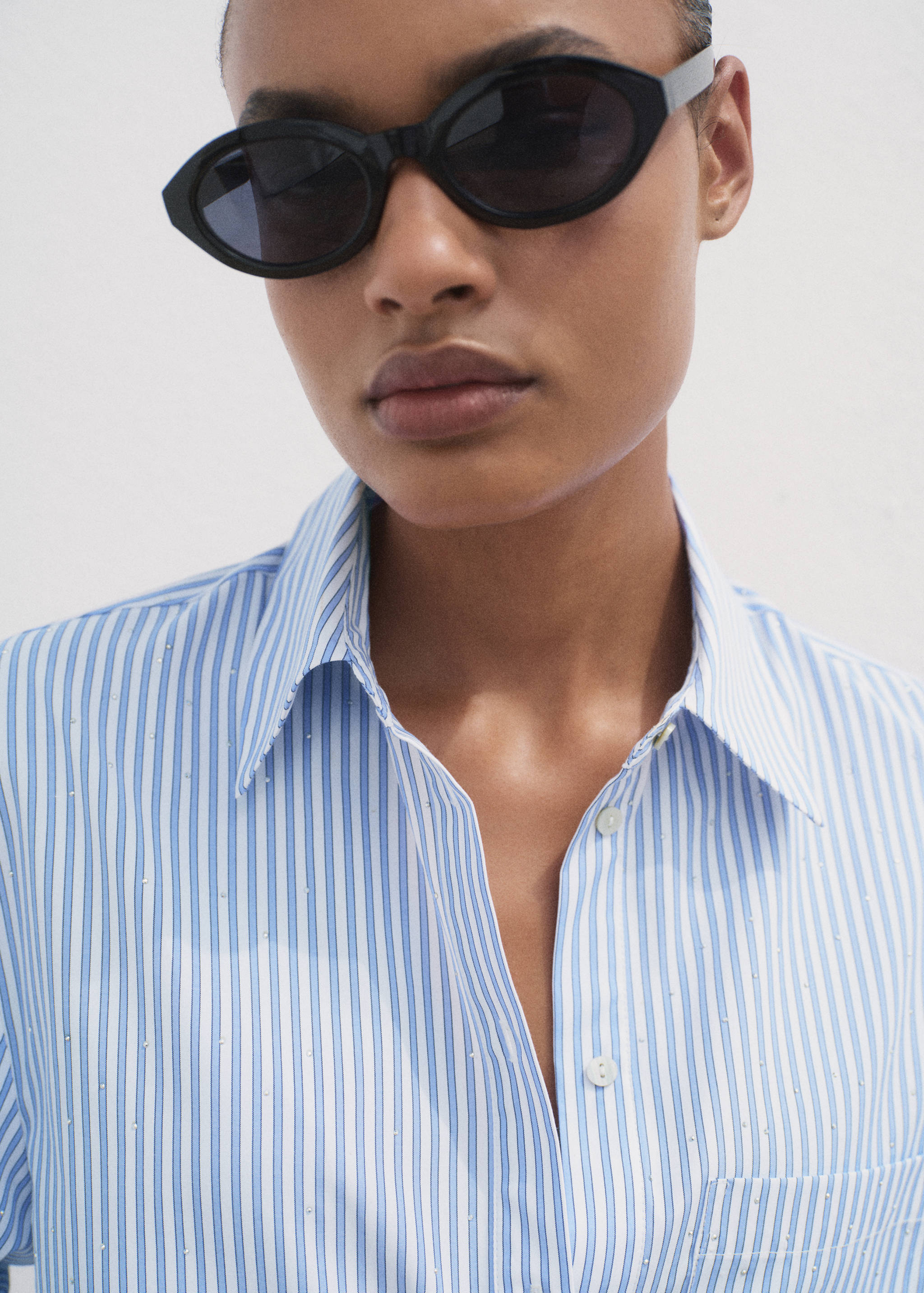 Rhinestone cropped shirt - Details of the article 1