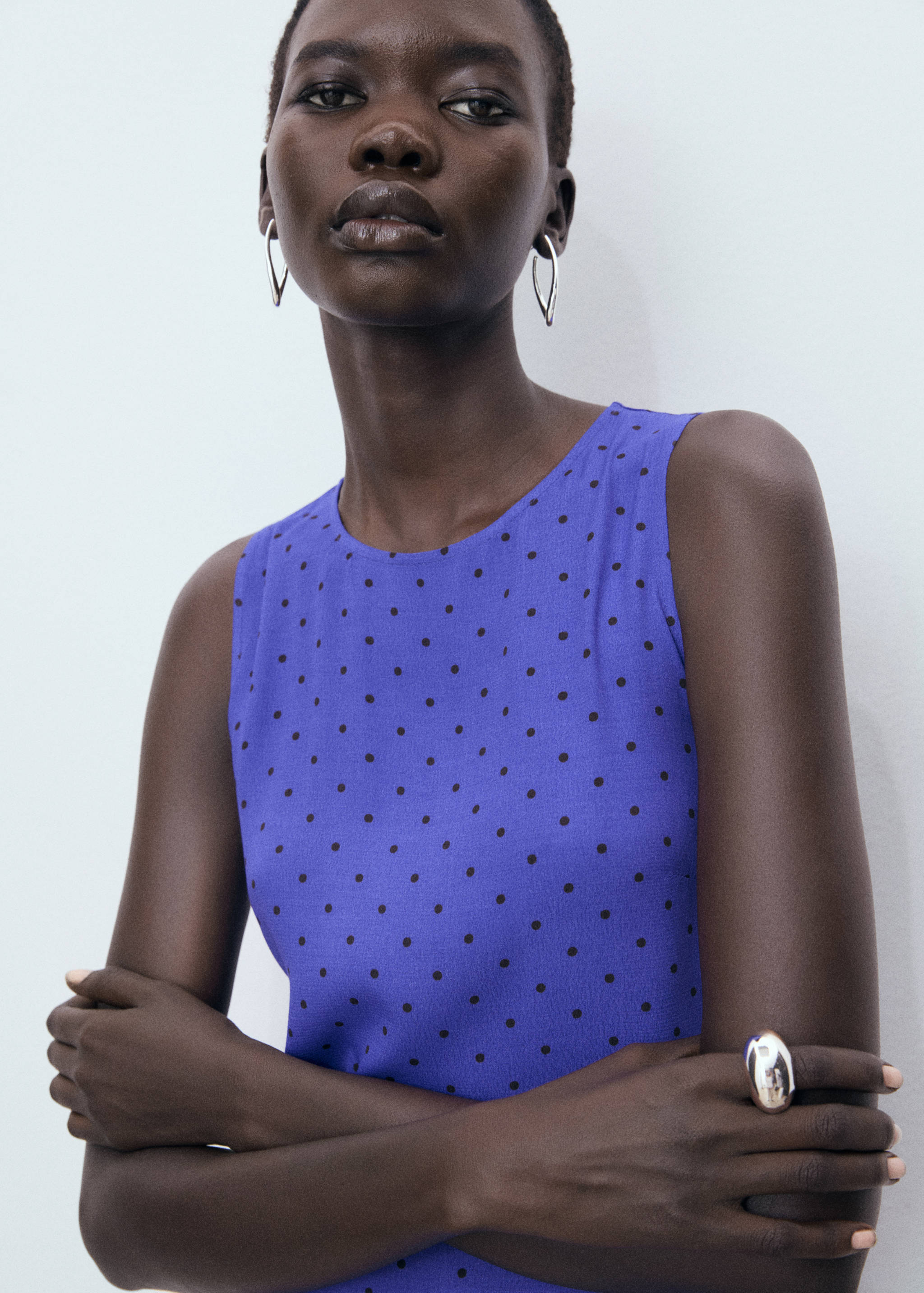 Vestido às bolas com laço - Pormenor do artigo 1