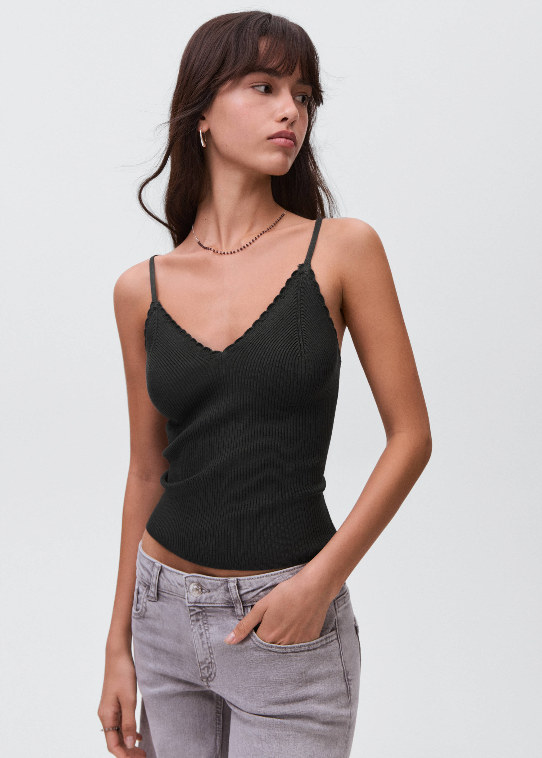 Топ из трикотажа с волнистым дизайном - Средний план