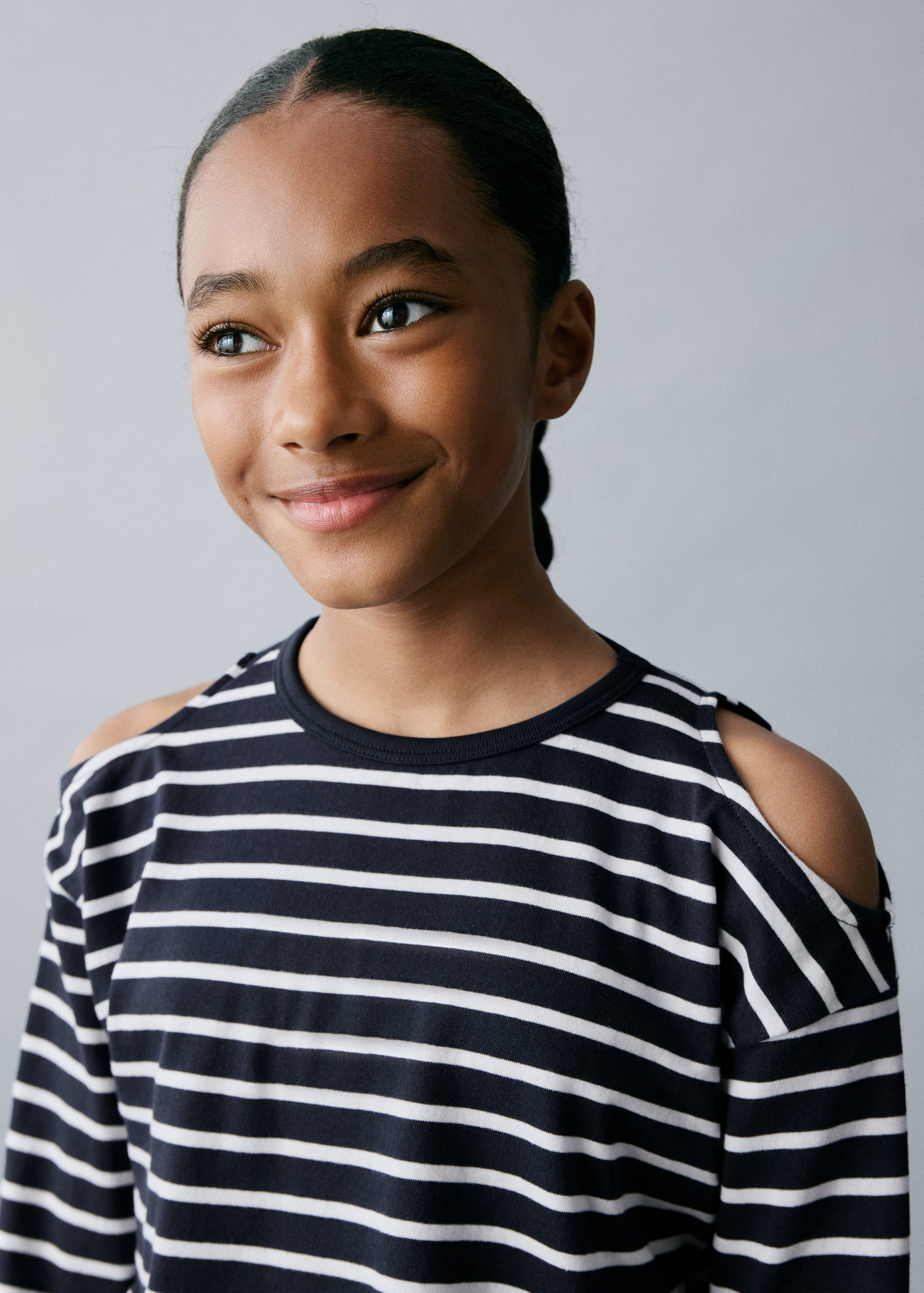 Striped t-shirt with cut-out - Details of the article 1