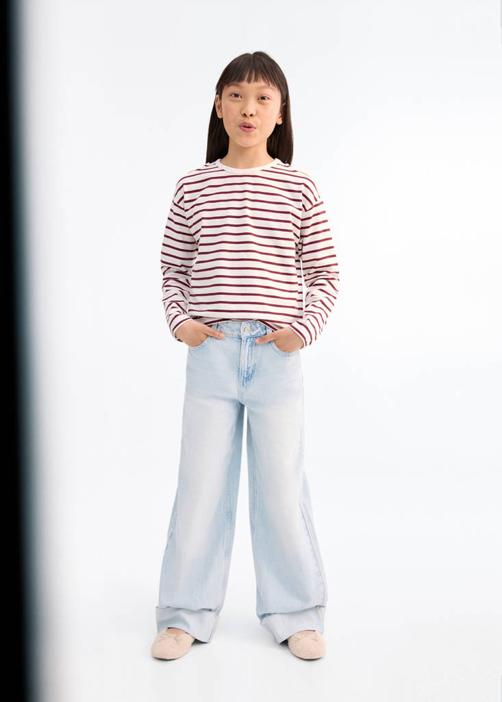 Striped t-shirt with cut-out — Maroon