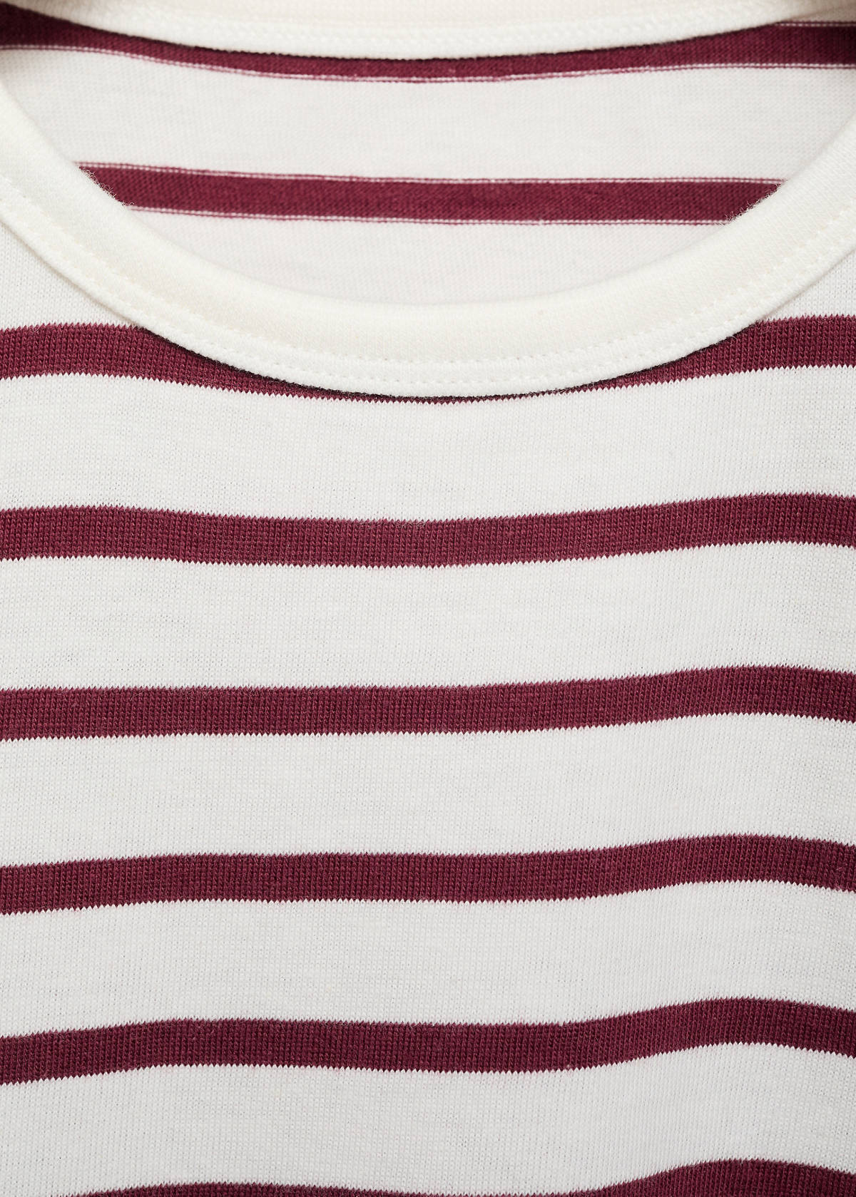 Striped t-shirt with cut-out — Maroon
