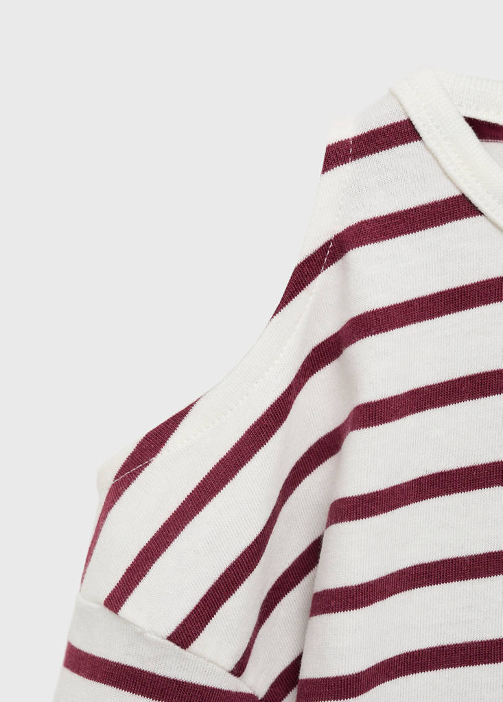 Striped t-shirt with cut-out — Maroon