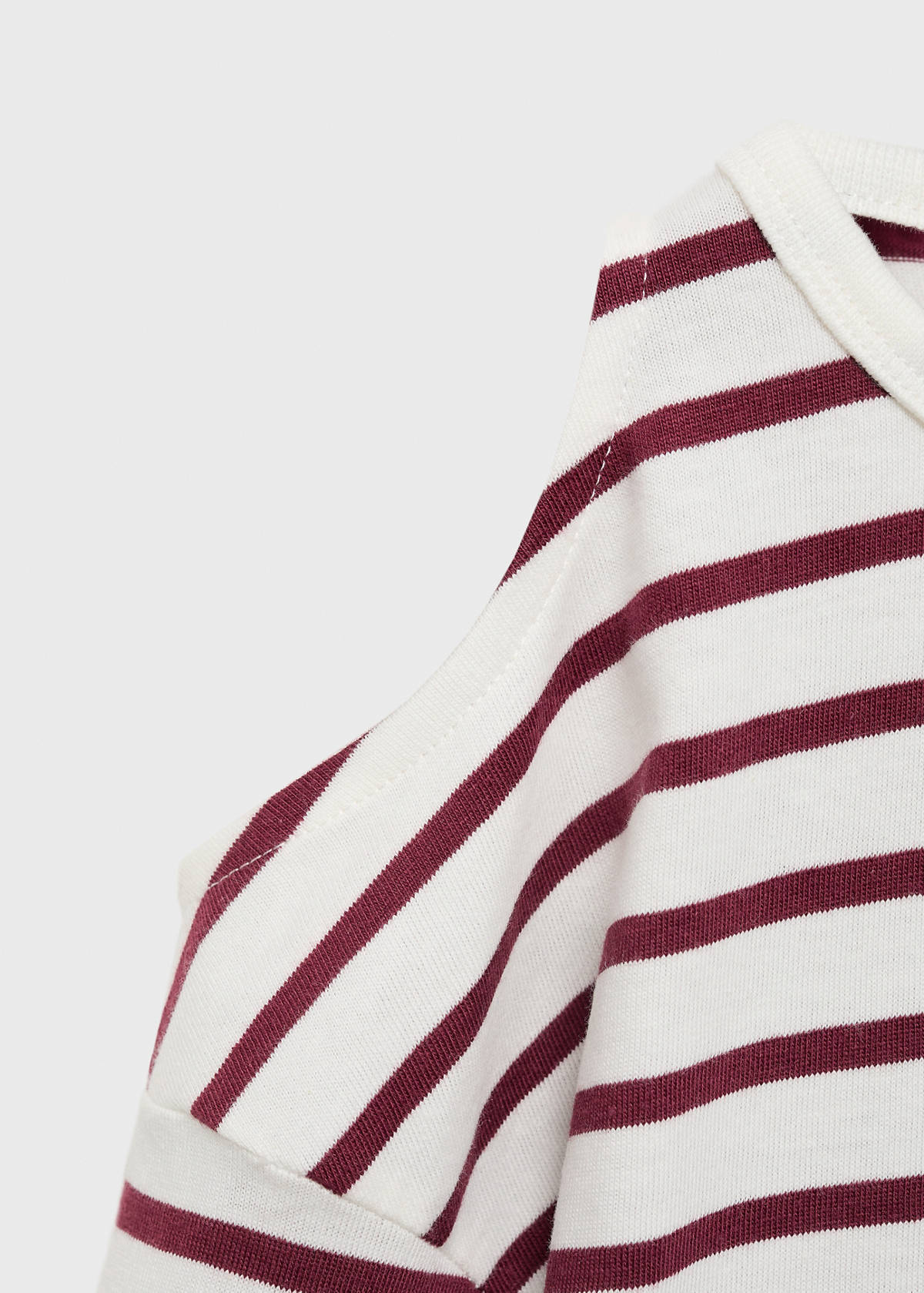 Striped t-shirt with cut-out — Maroon