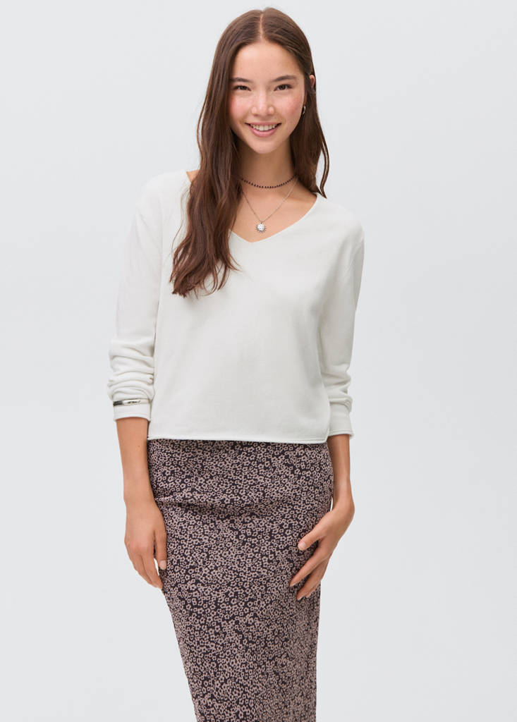 V-neck knit sweater — White