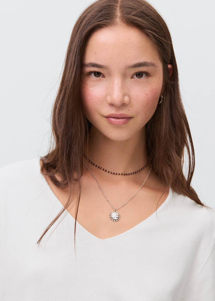 V-neck knit sweater — White