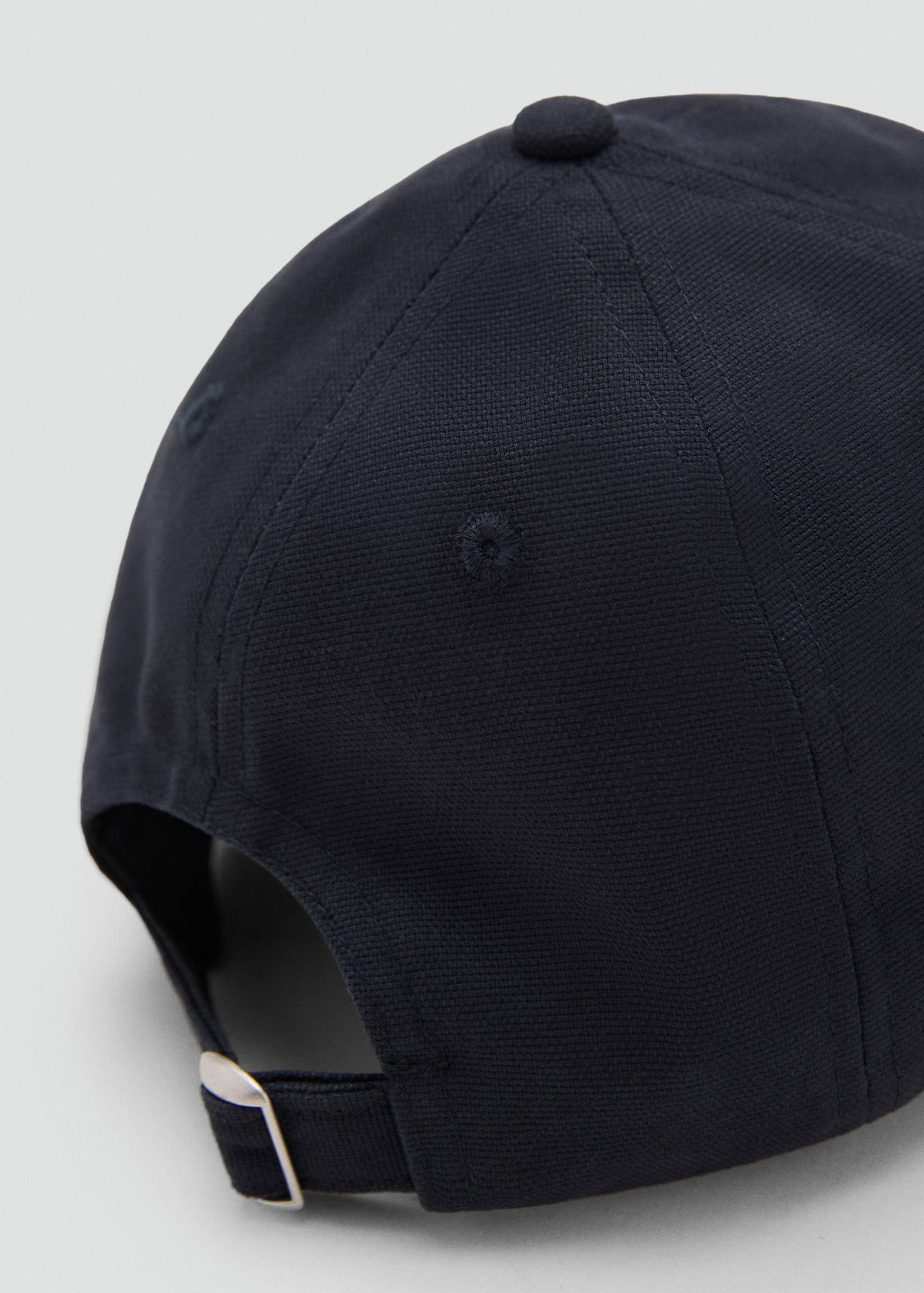 Cap with embroidered letter - Details of the article 1