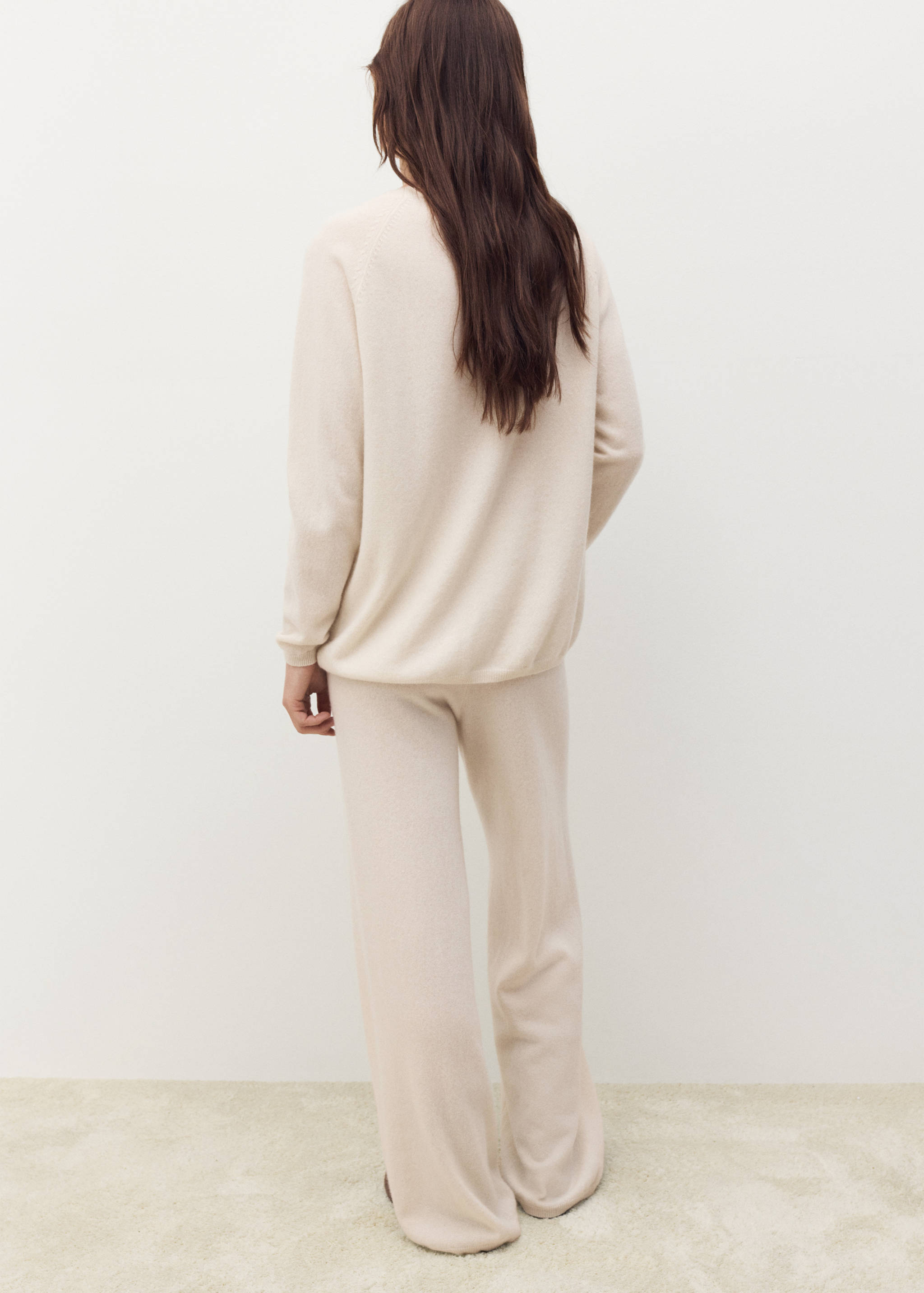 100% cashmere sweater - Reverse of the article