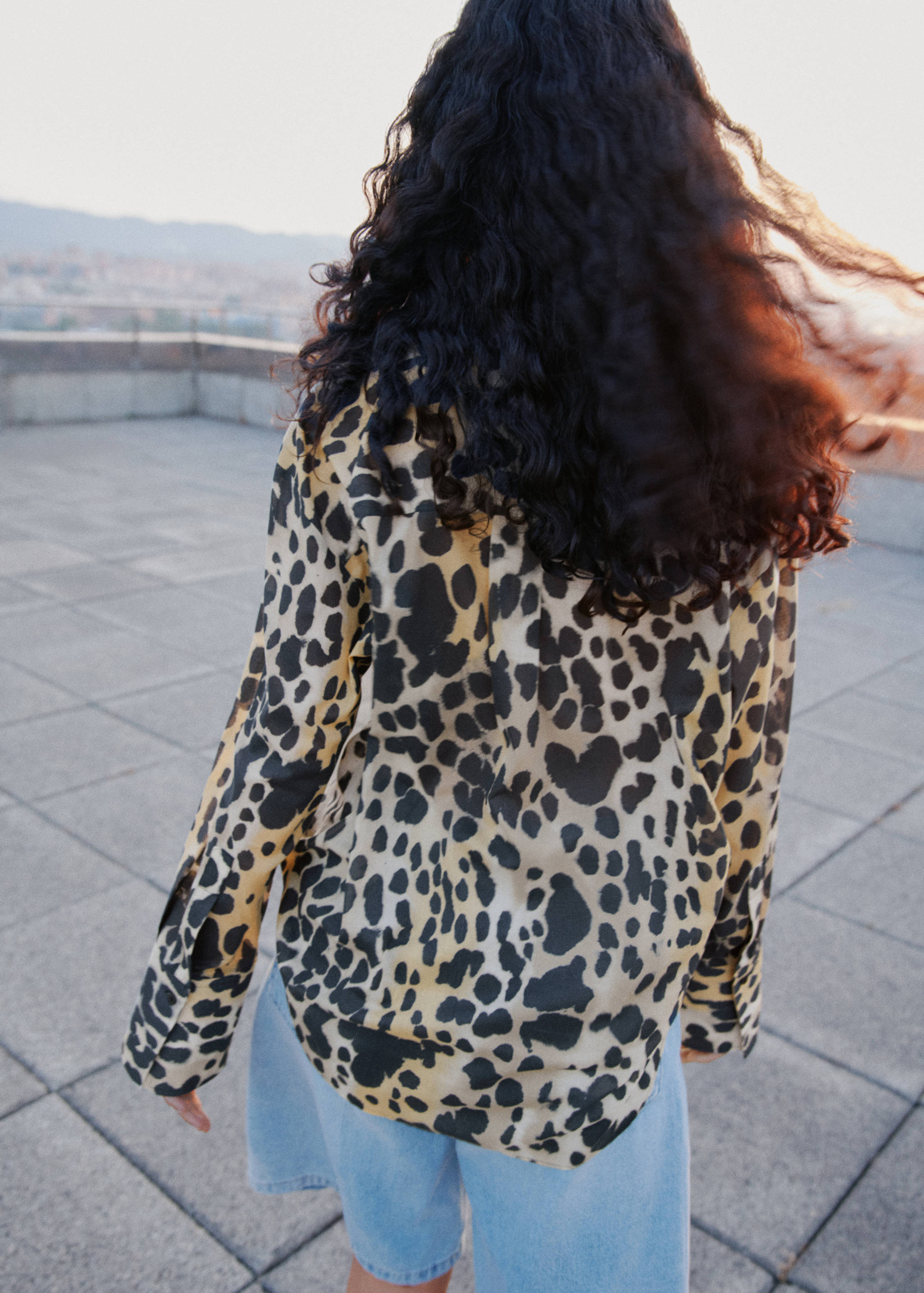 Leopard-print shirt with pocket - Reverse of the article