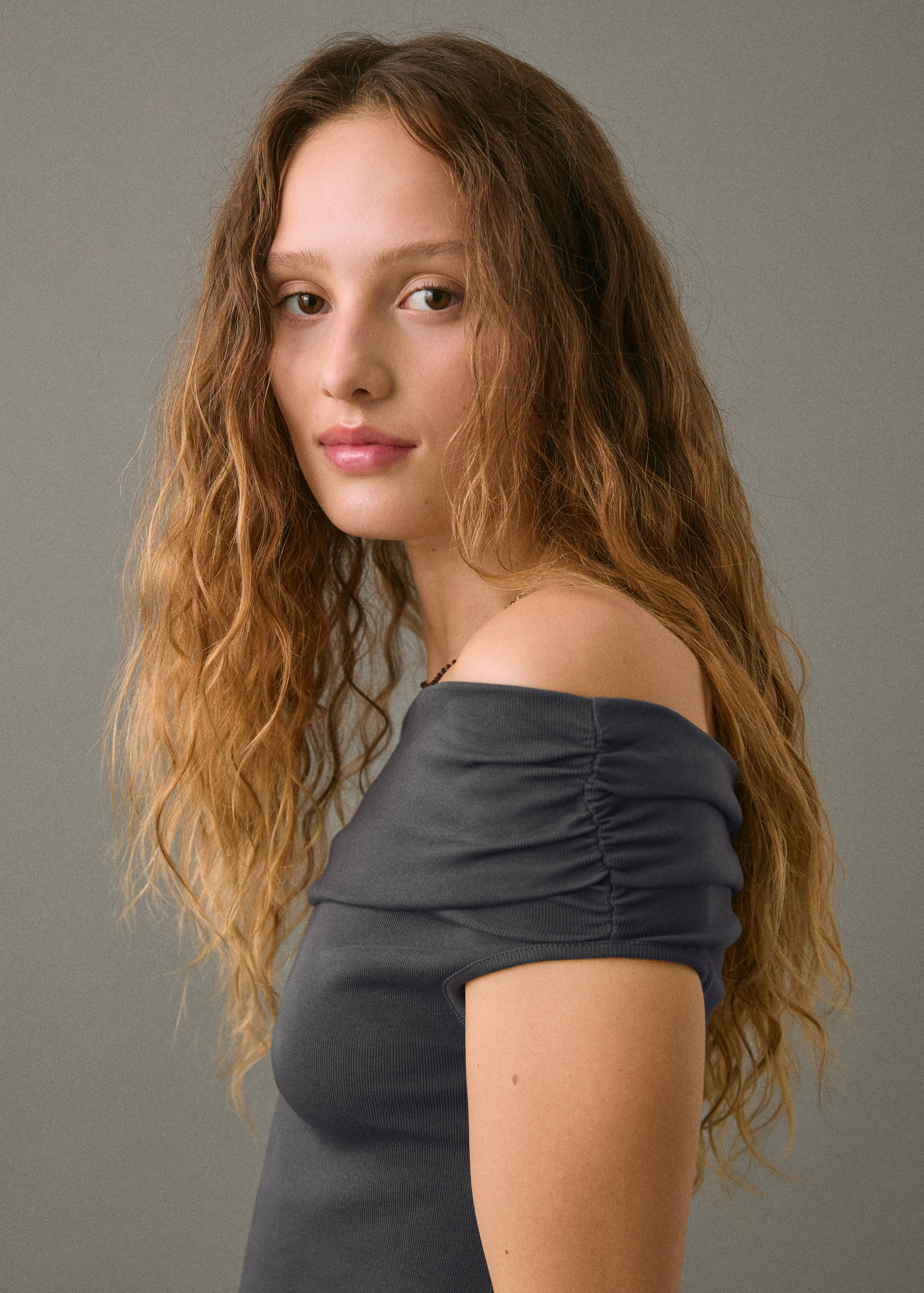 Off-shoulder top - Details of the article 1