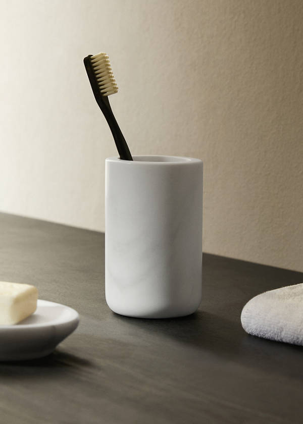 Plain marble bathroom tumbler — White