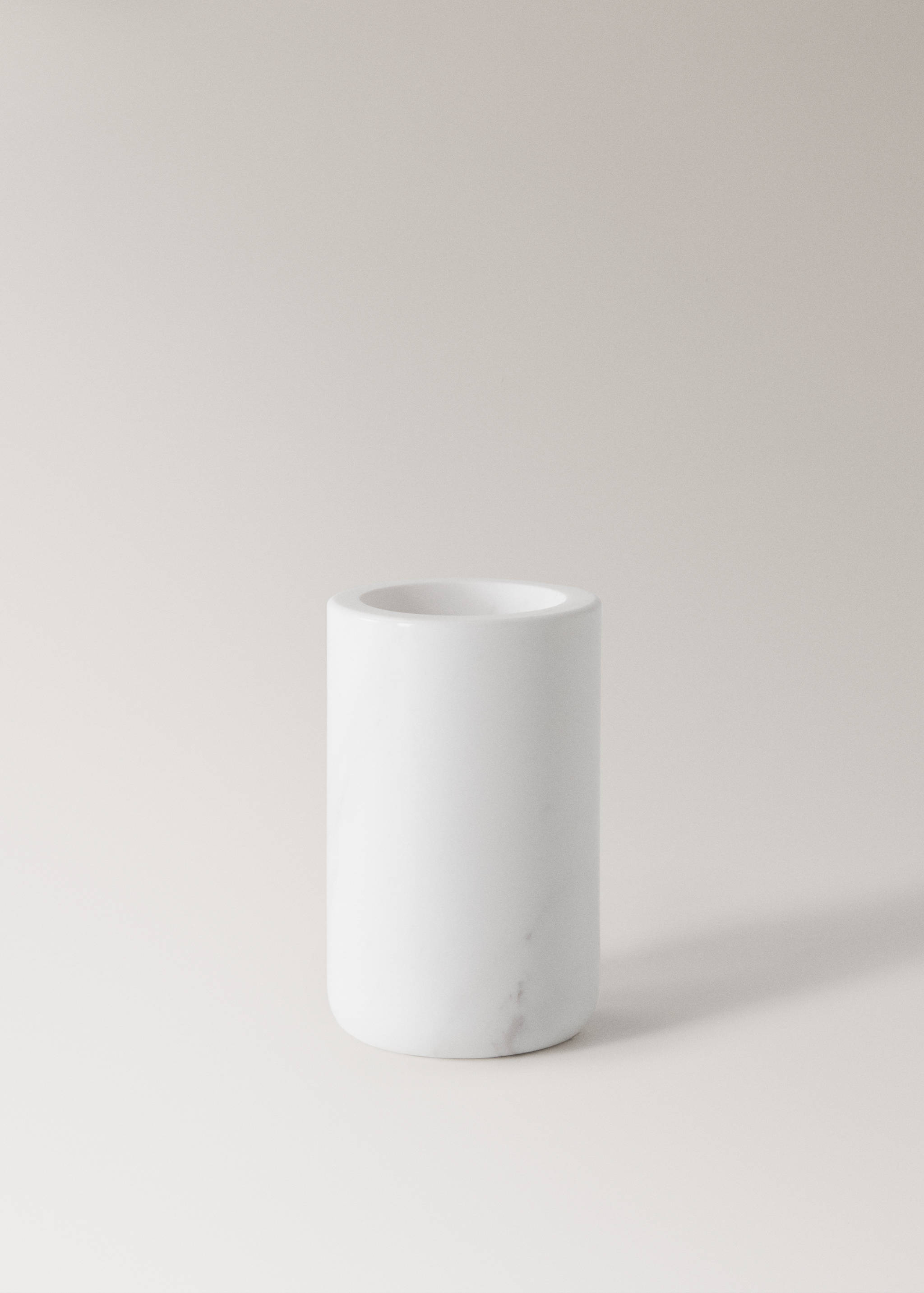 Plain marble bathroom tumbler - Article without model