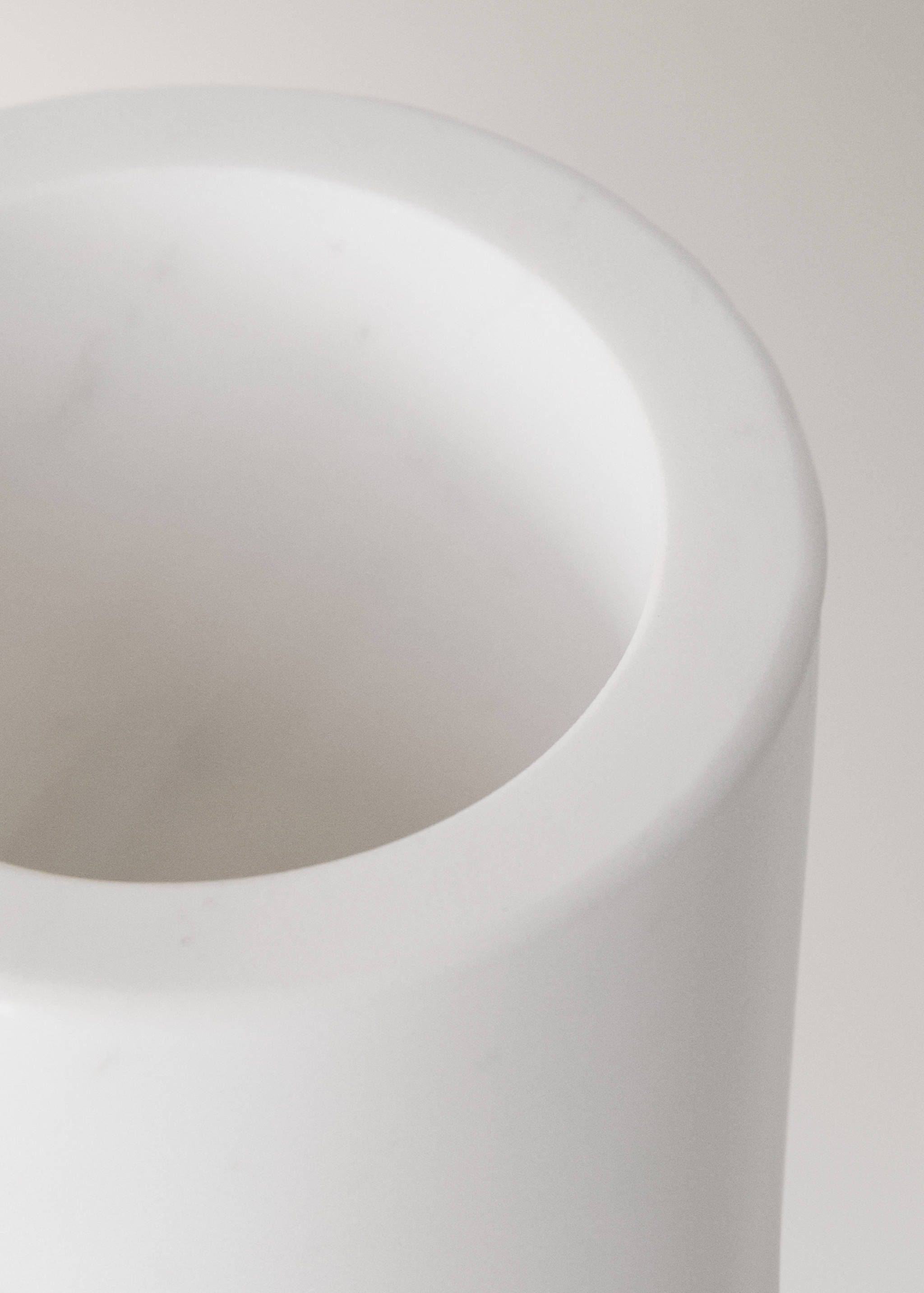 Plain marble bathroom tumbler - Details of the article 2