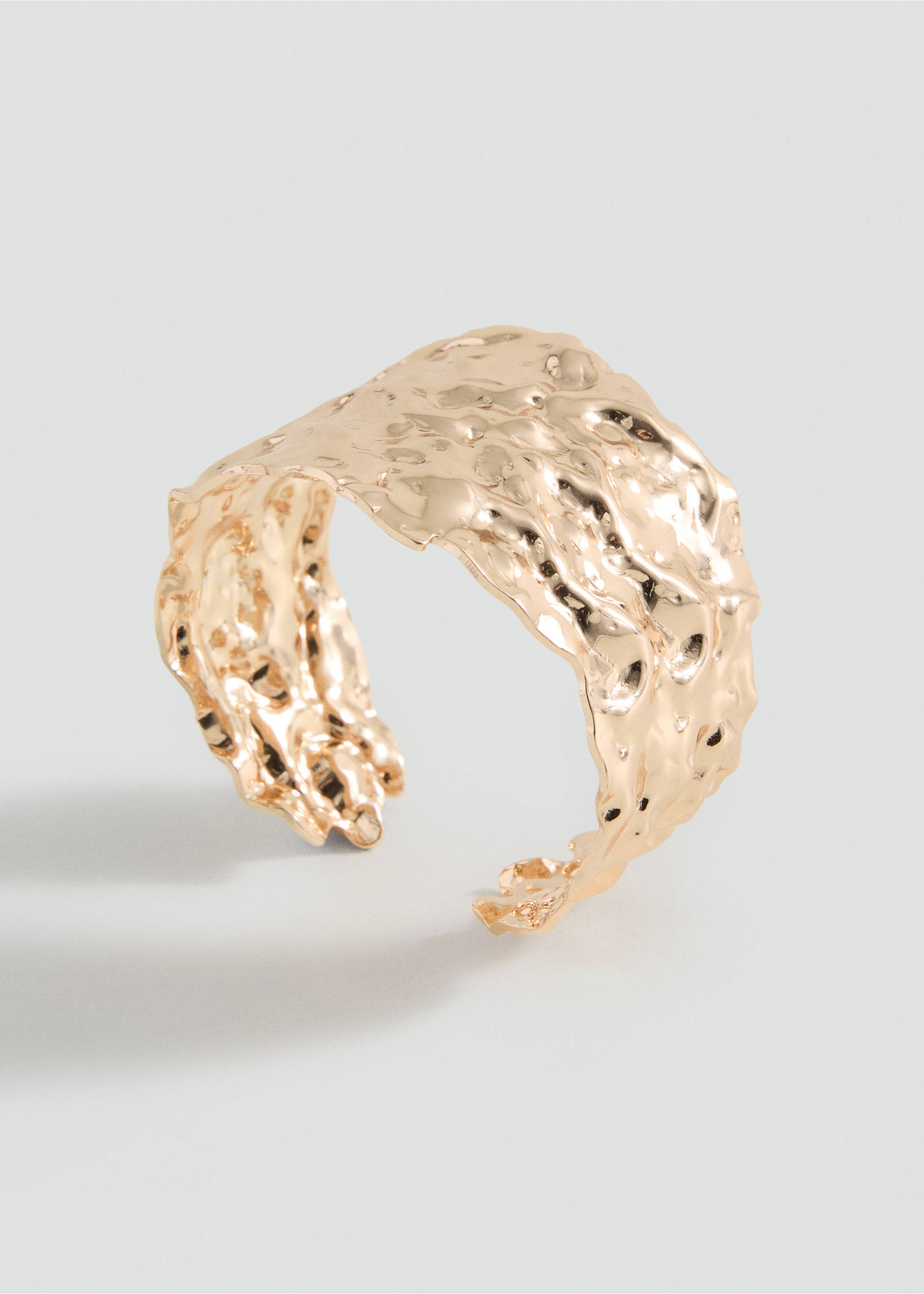 Rigid textured bracelet - Medium plane, Gold. Ref: 17093804-00.