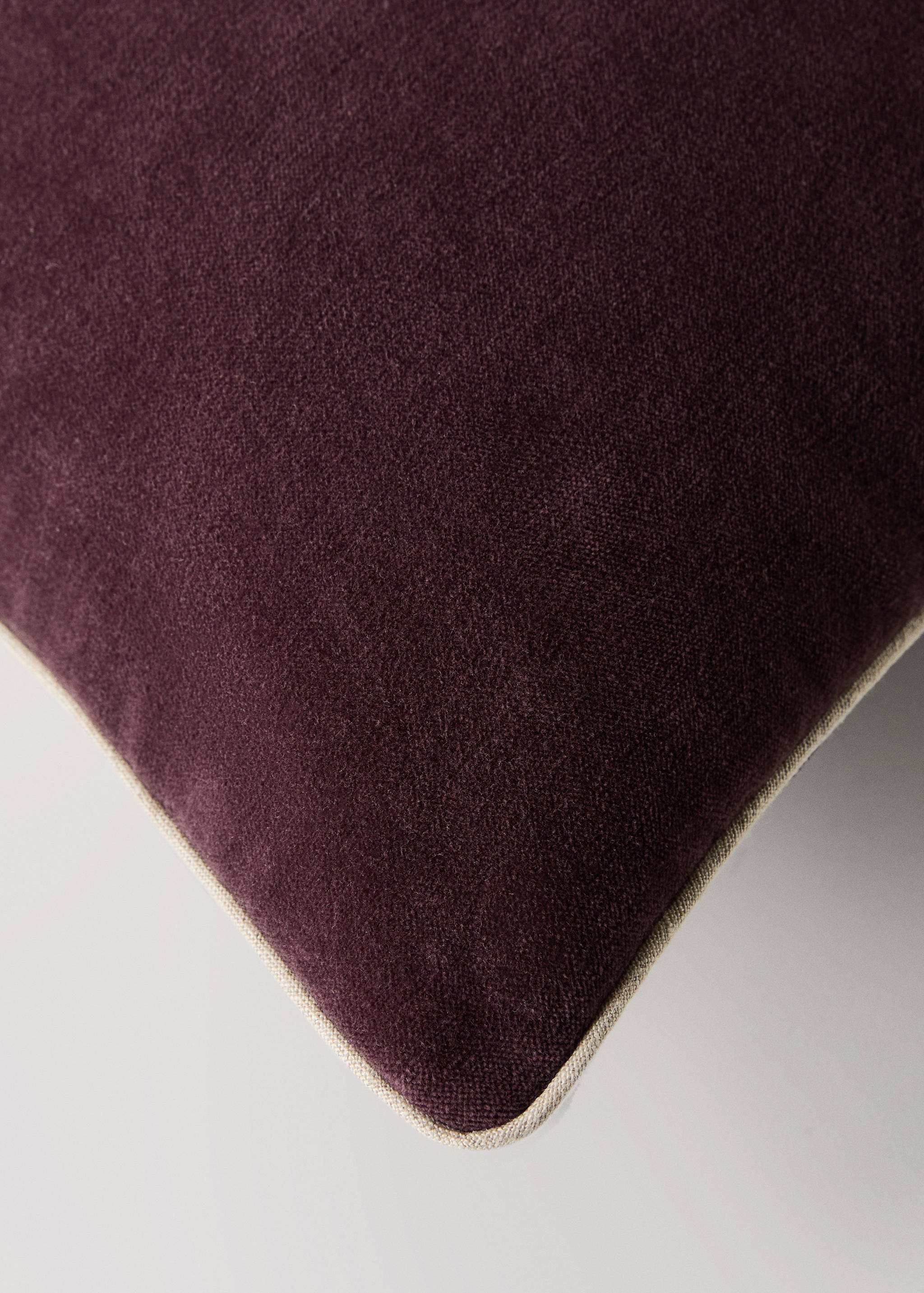 Capa de almofada decorativa de veludo com pormenor de vivo 50 x 50 cm - Pormenor do artigo 2