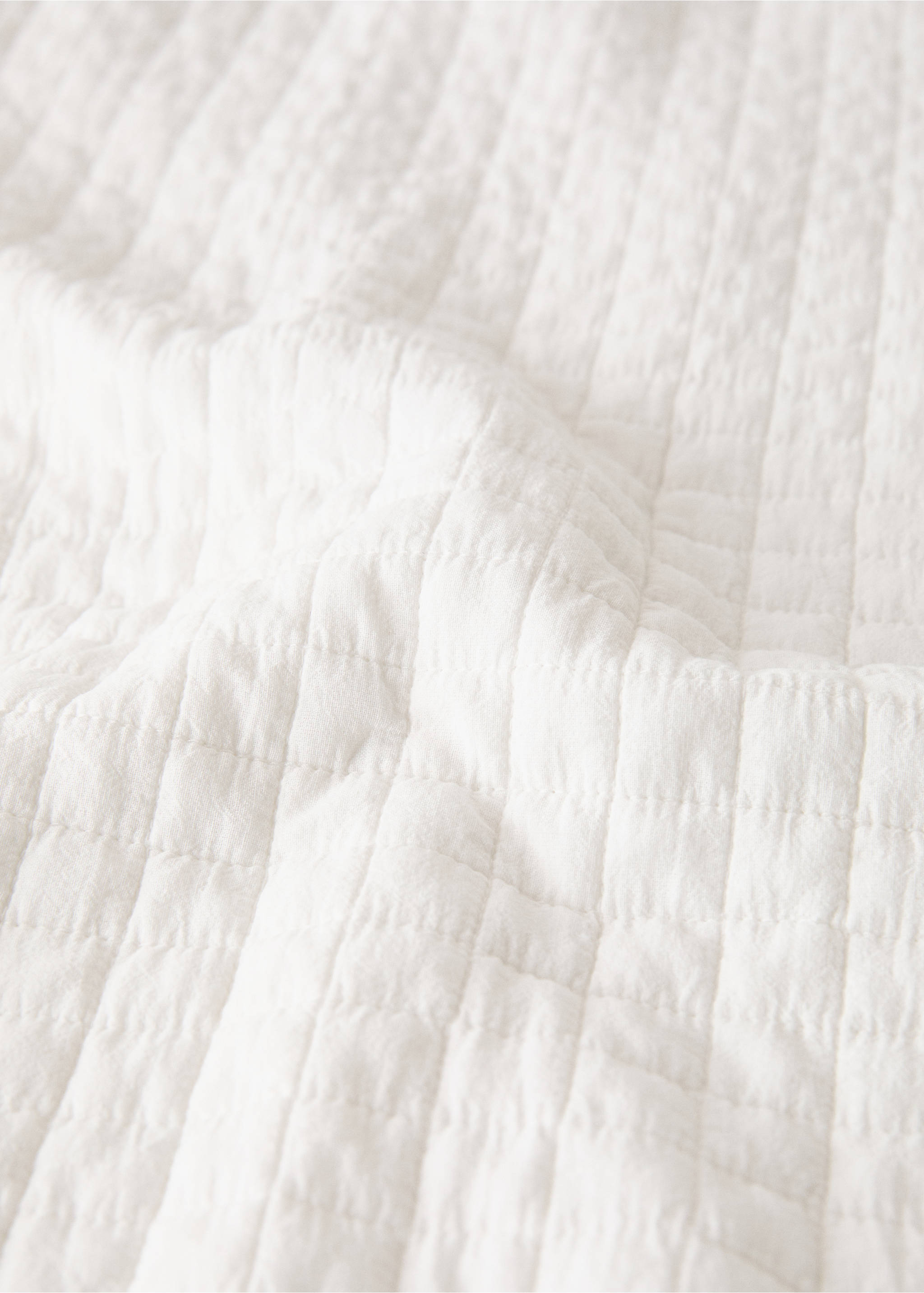 Cotton garment-dyed check bedspread for 180/200 cm bed - Details of the article 2, Ecru. Ref: 17093807-00.