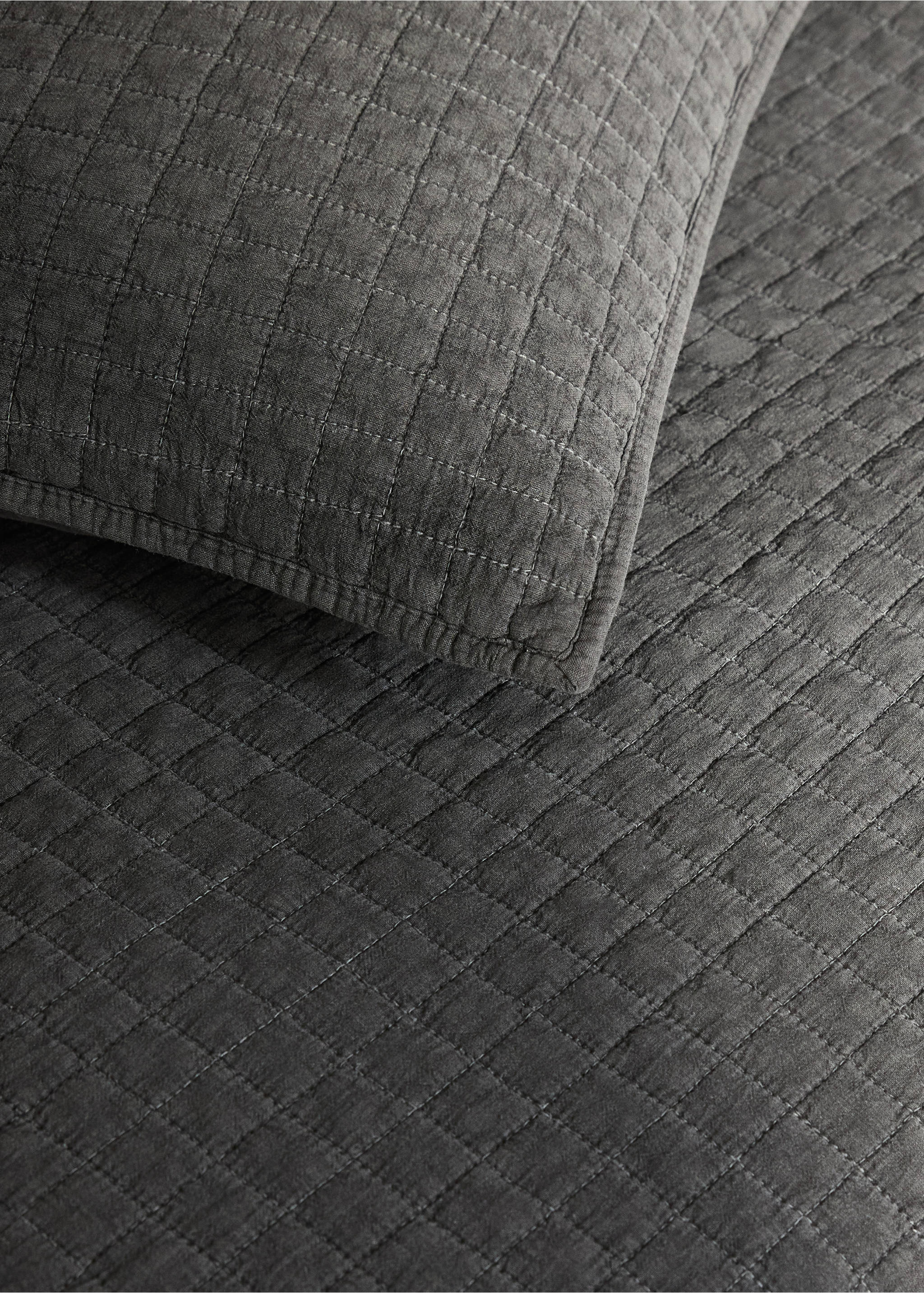 Cotton garment-dyed check bedspread for 180/200 cm bed - Details of the article 7, Russet. Ref: 17093807-00.