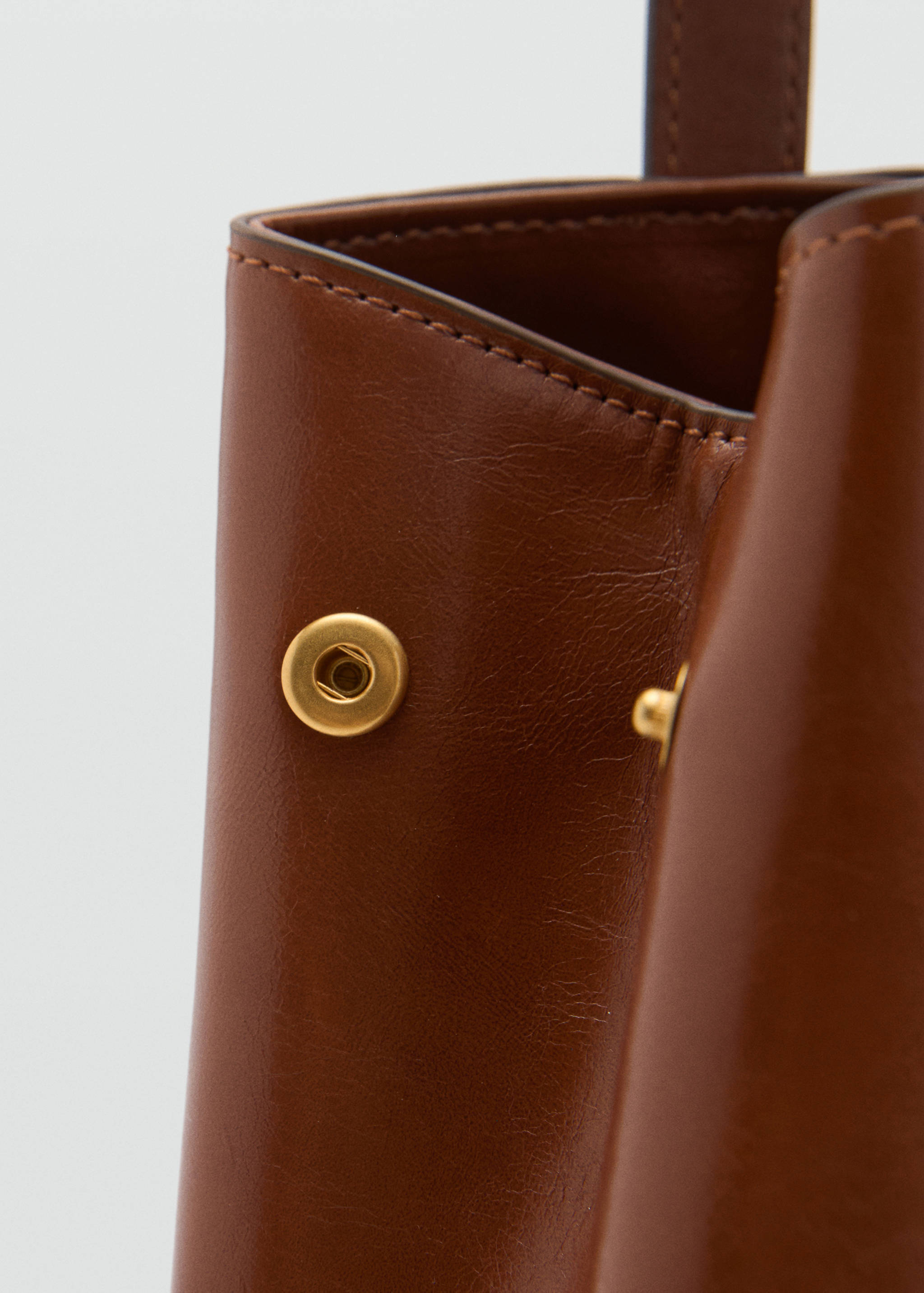 Large shoulder bag with hook fastener - Details of the article 3