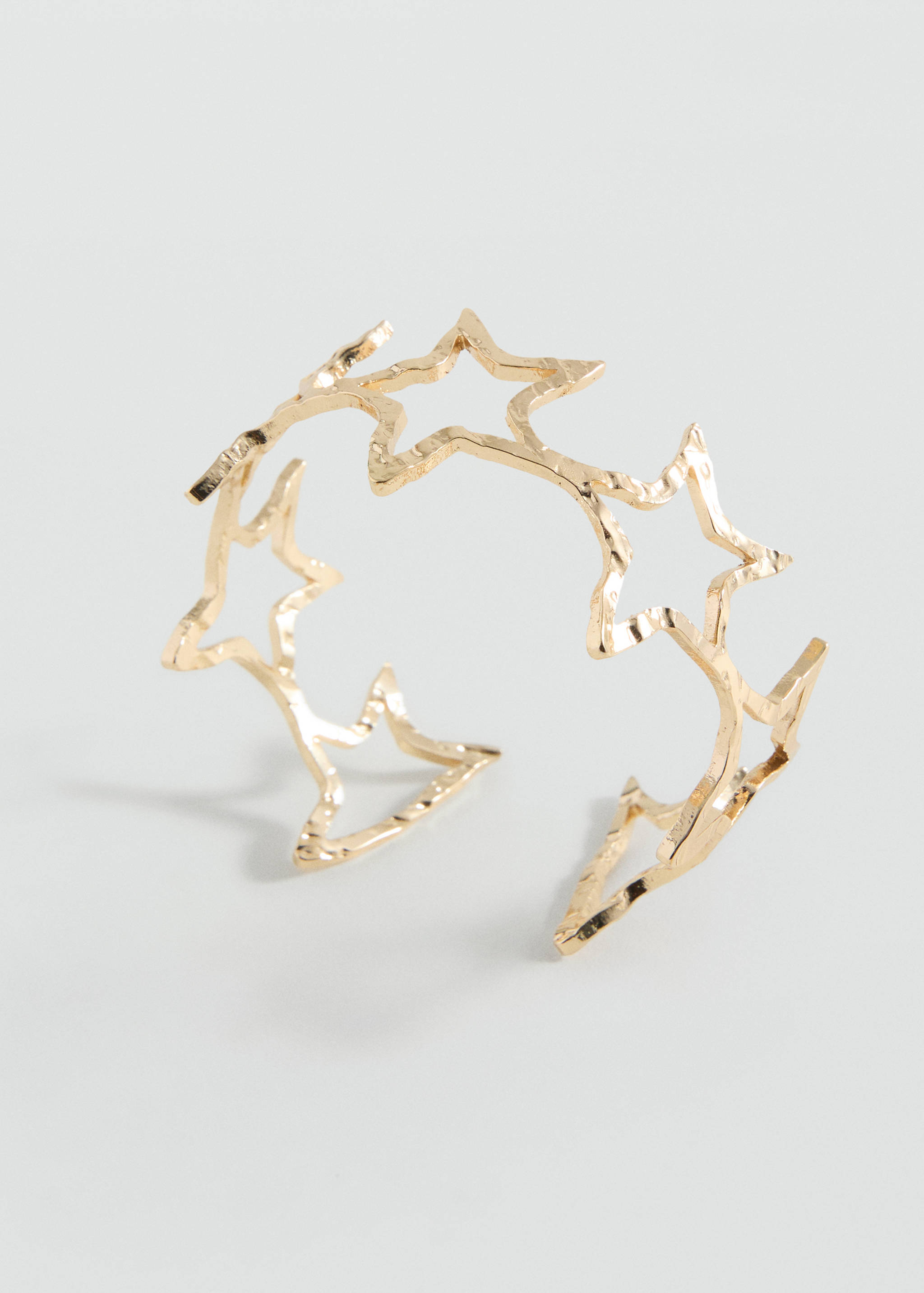 Браслет со звездами - Средний план