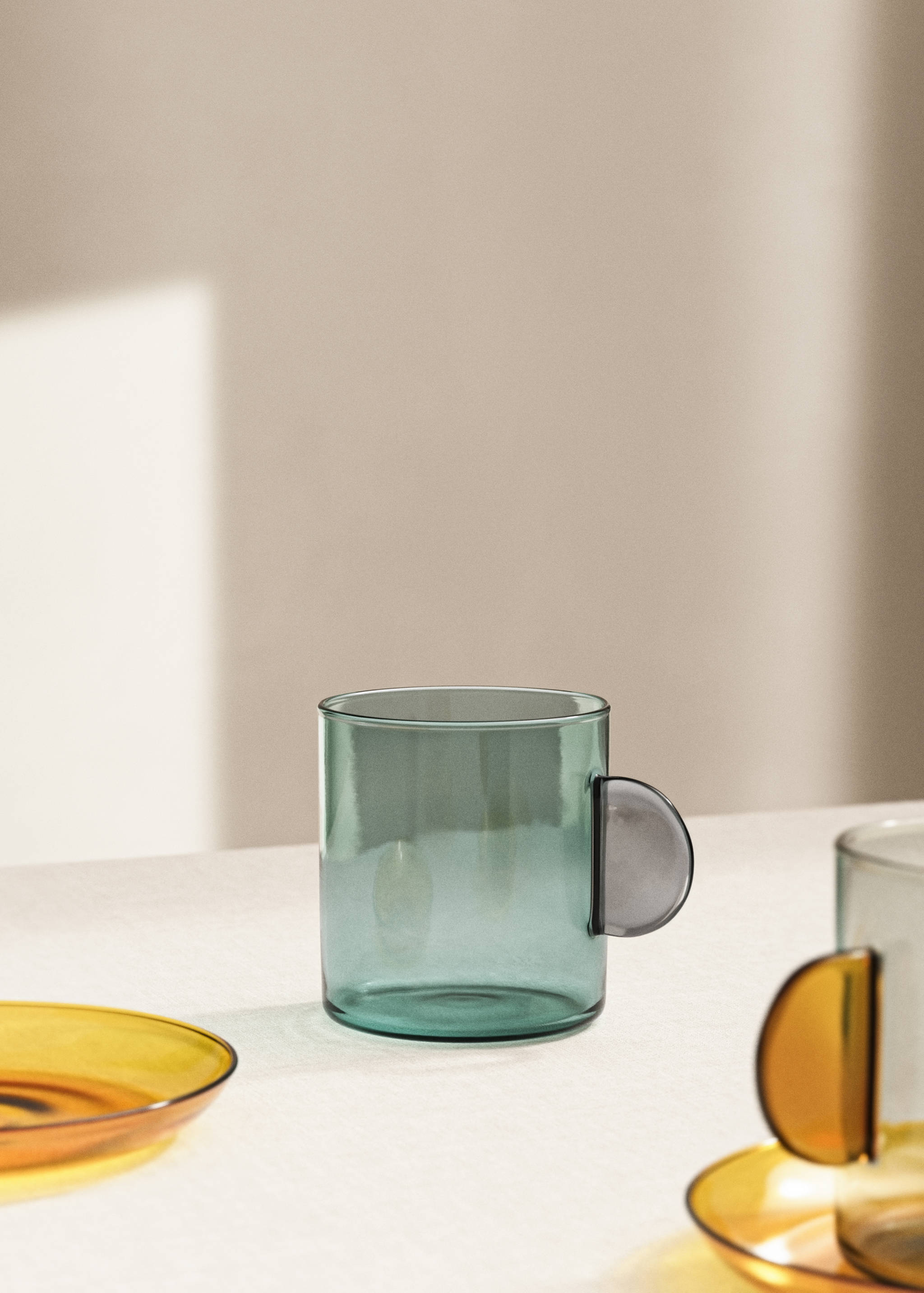 Borosilicate mug with two-tone handle - General plane