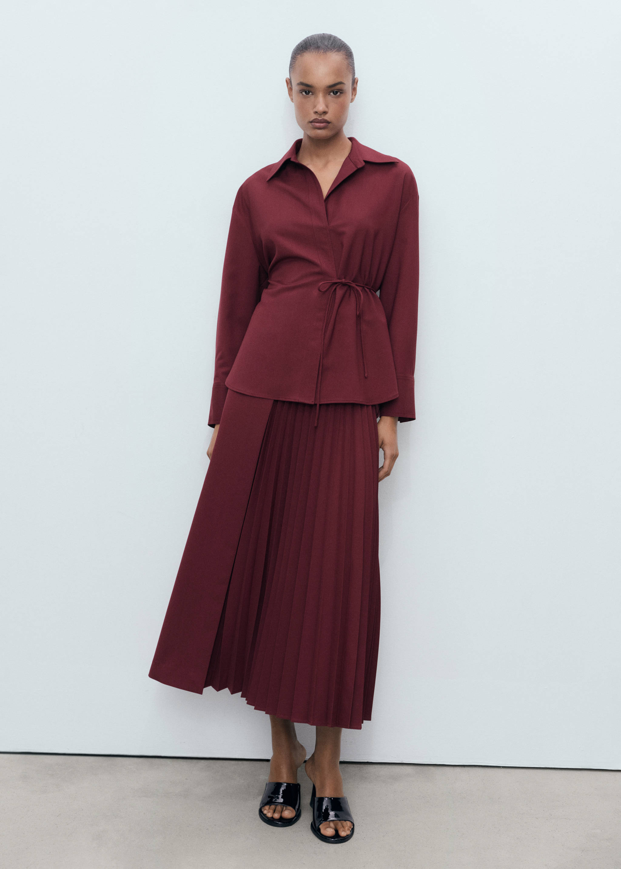 Pleated crossover skirt - General plane