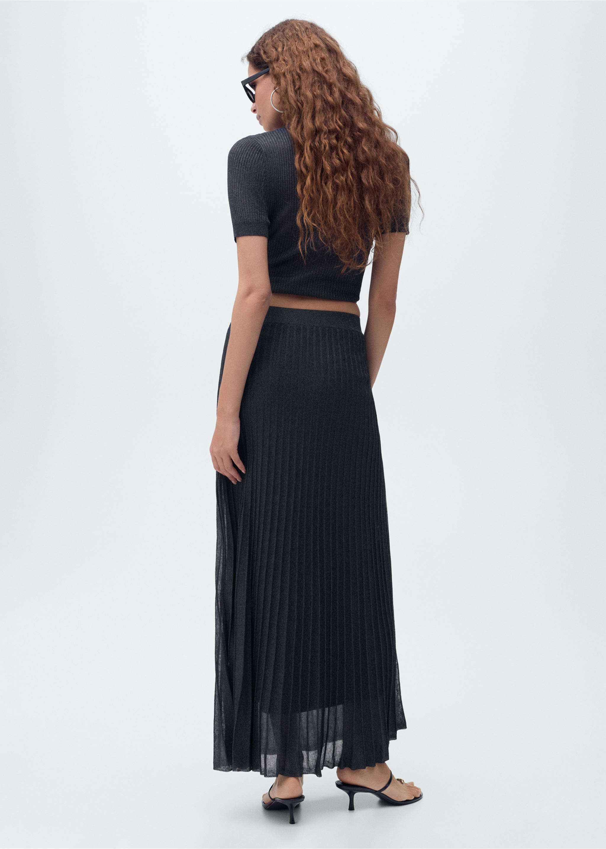 Lurex knitted pleated skirt - Reverse of the article, Navy. Ref: 17094073-00.